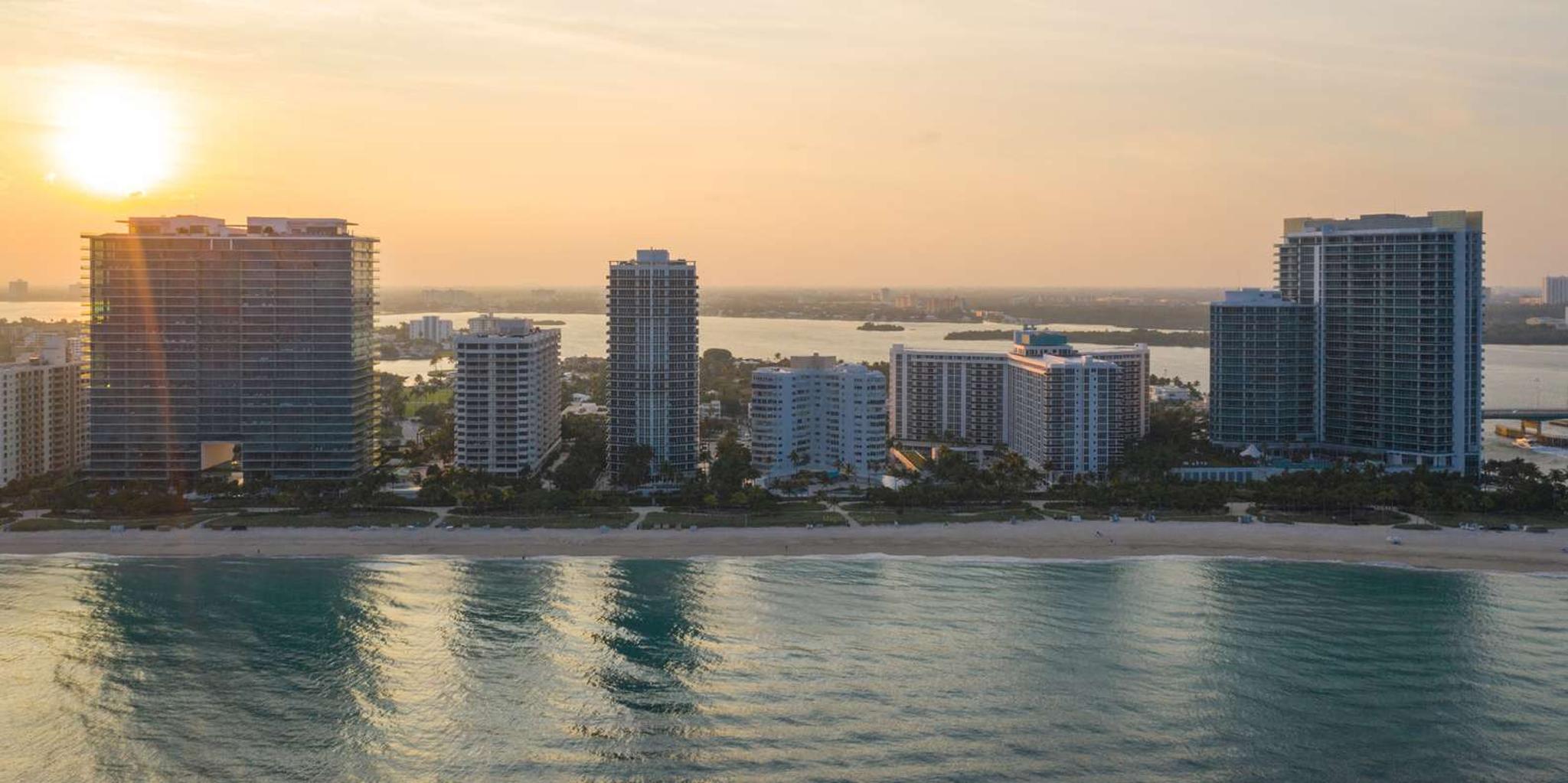 Miami Private Airplane Tour at Sunset - Image 6