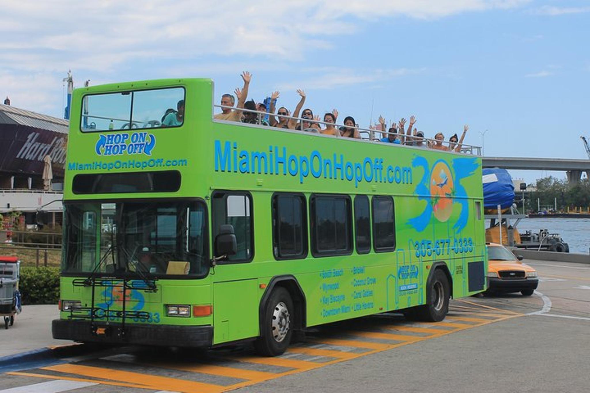 Miami City and Boat Tour with Stops at Wynwood and Little Havana