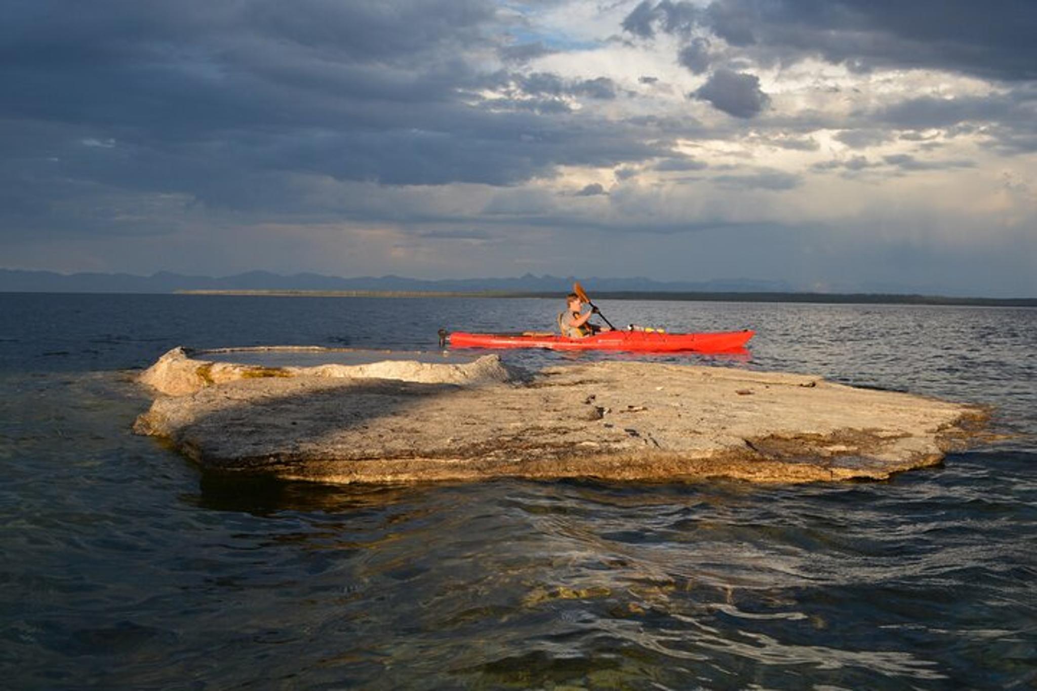 Yellowstone Lake Sunset Kayaking Tour - Image 3