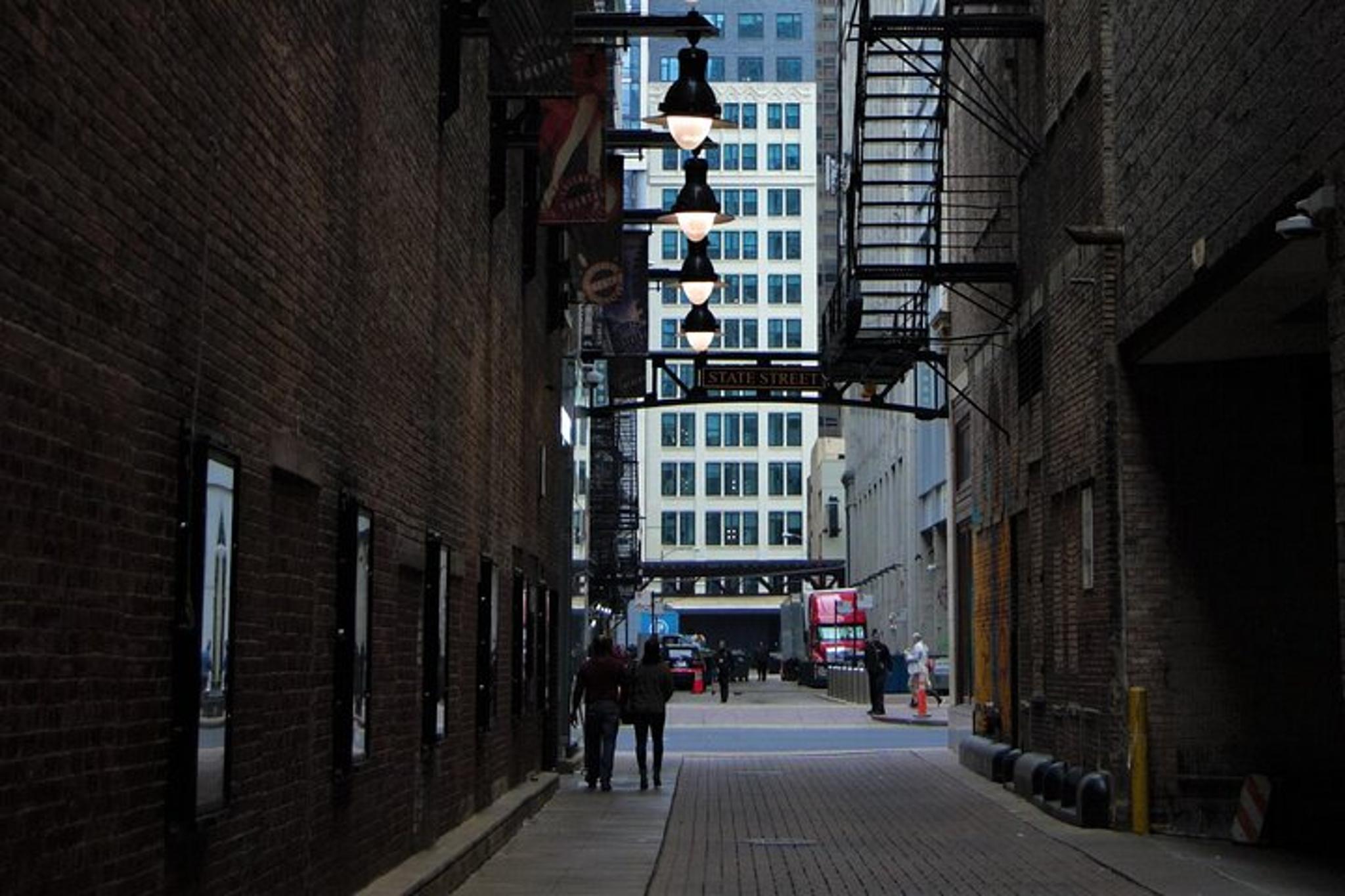 Chicago Mobs and Haunts Walking Tour - Image 4