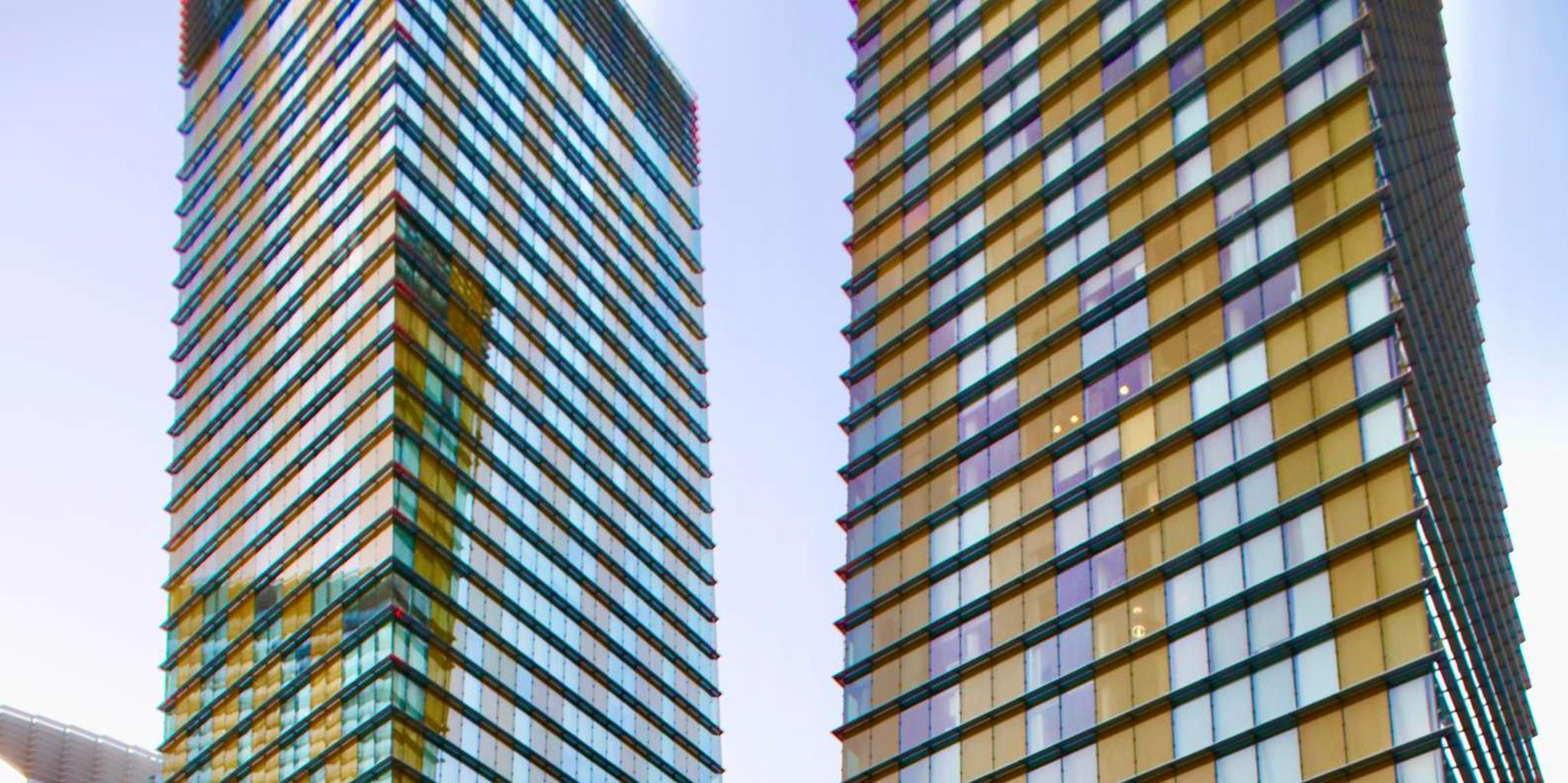 Las Vegas Limo Tour with Champagne 2.5hr - Image 6