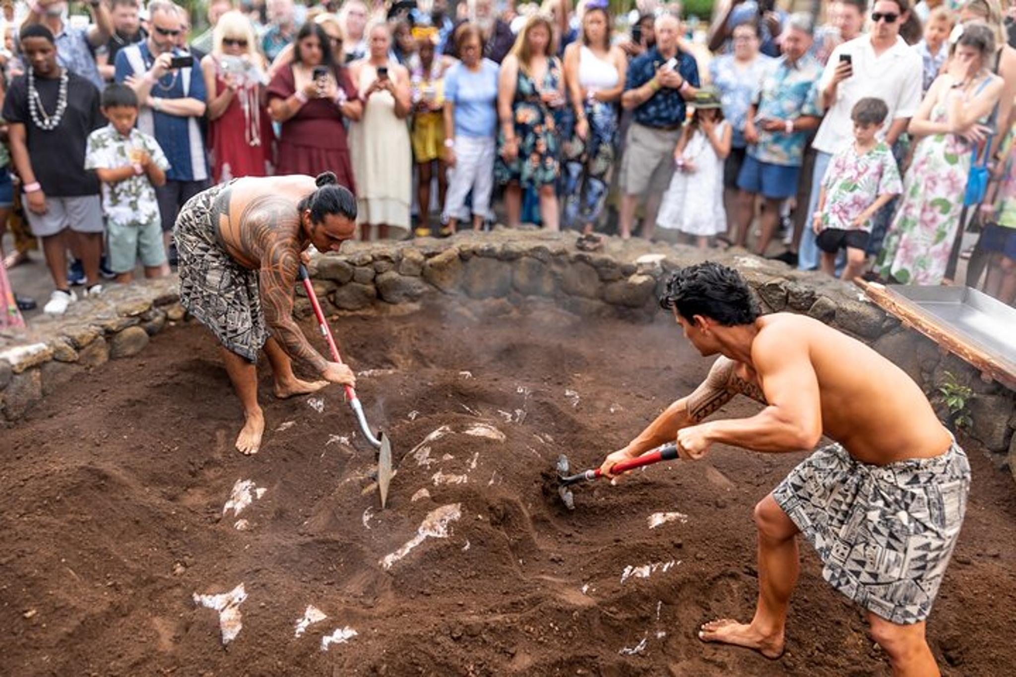 Big Island Voyagers of the Pacific Luau - Image 6