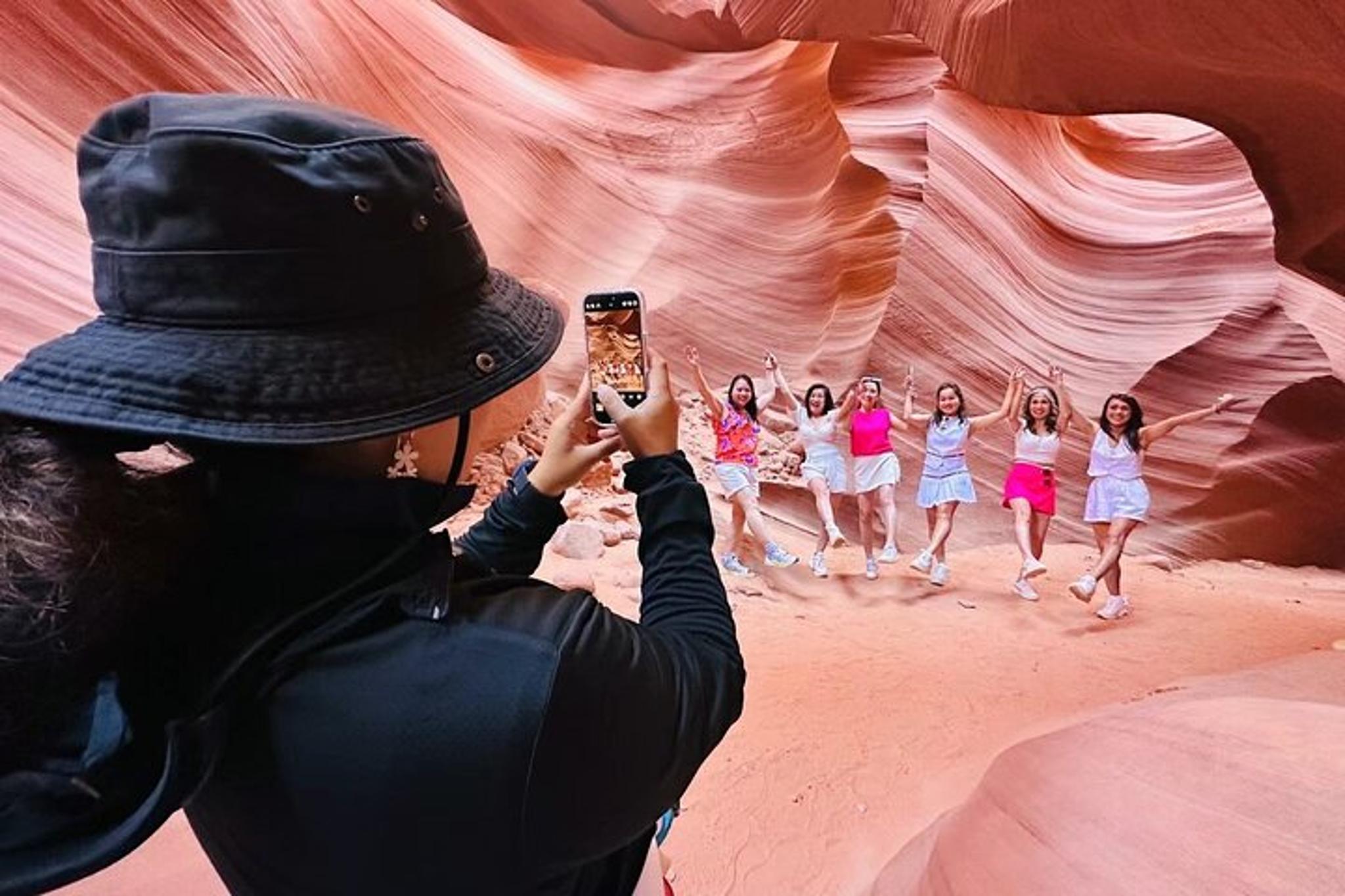 Las Vegas Antelope Canyon and Horseshoe Bend Tour - Image 2