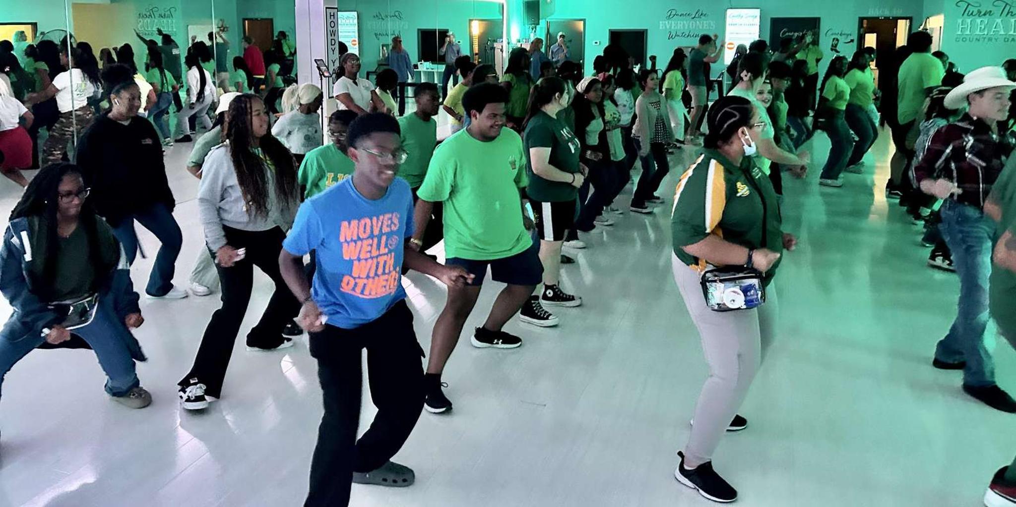 Nashville Line Dancing Lesson - Image 4
