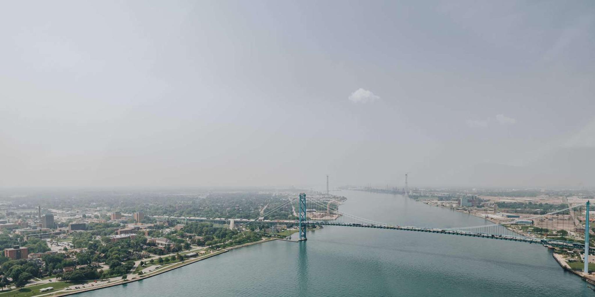 Detroit Helicopter Tour 30 Min - Image 3