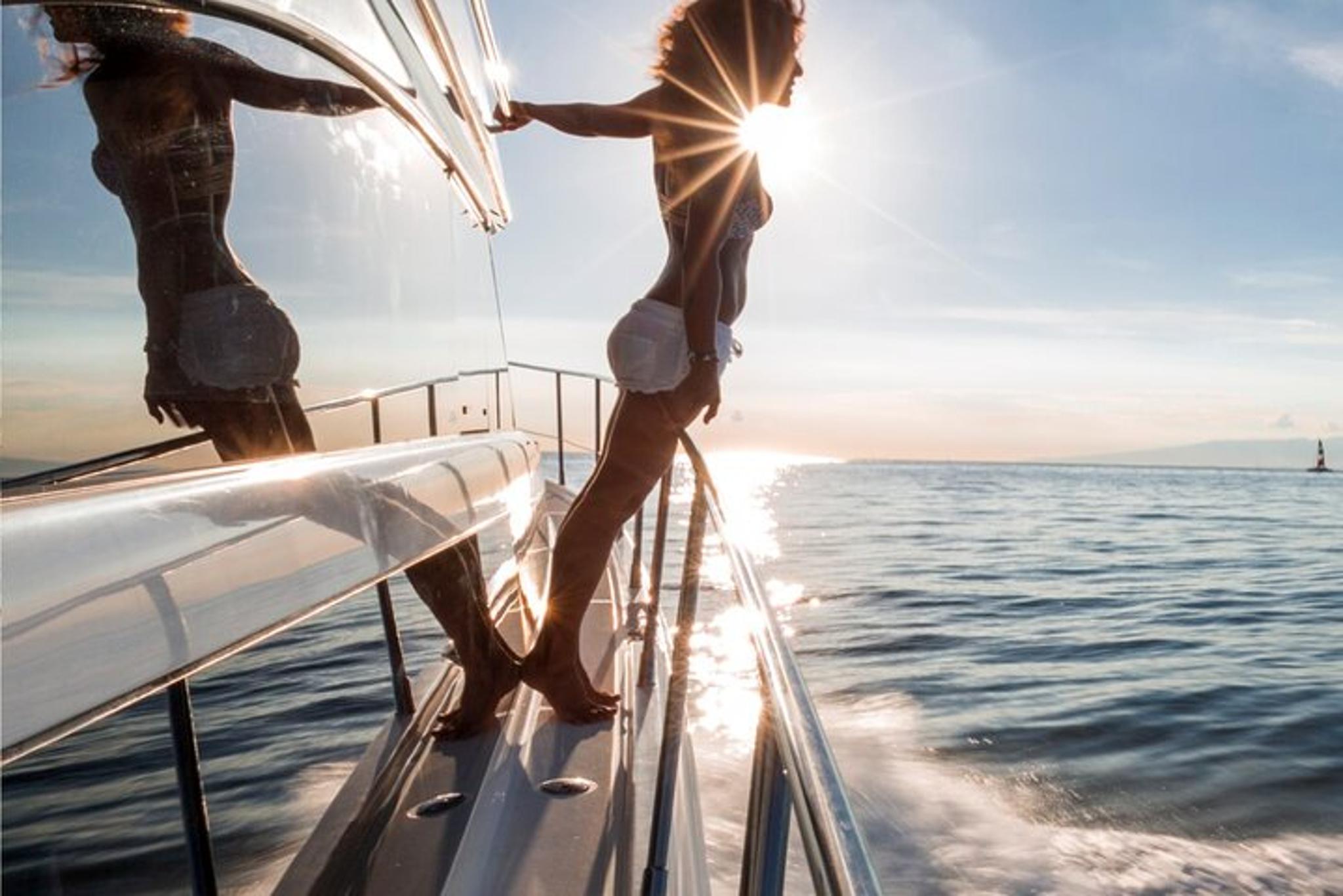 Waikiki Sunset Cruise - Image 4