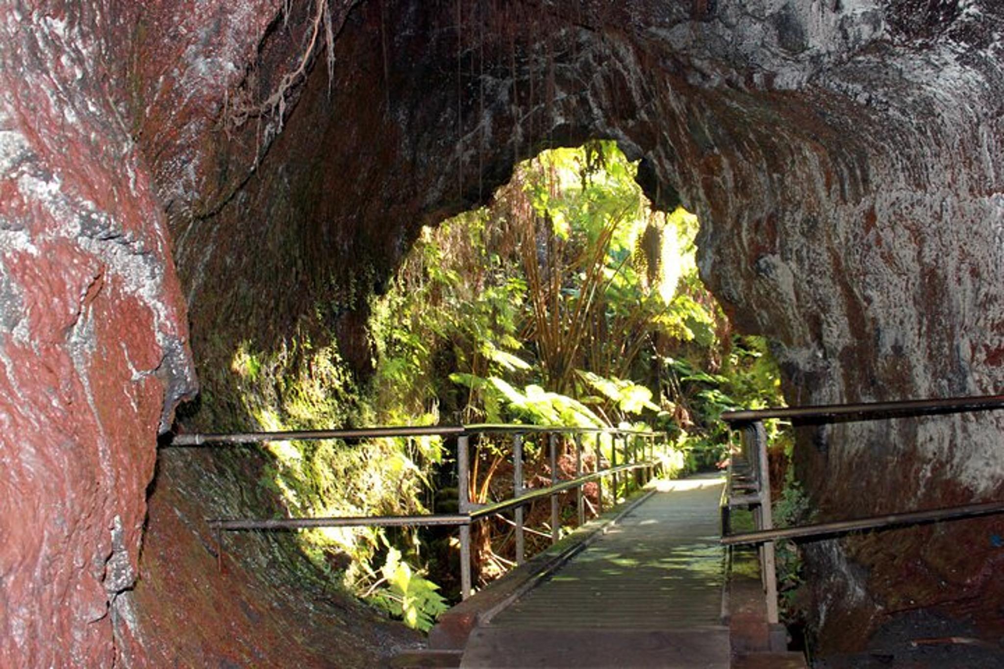 Hilo Kilauea Volcano & Rainbow Falls Private Tour - Image 4
