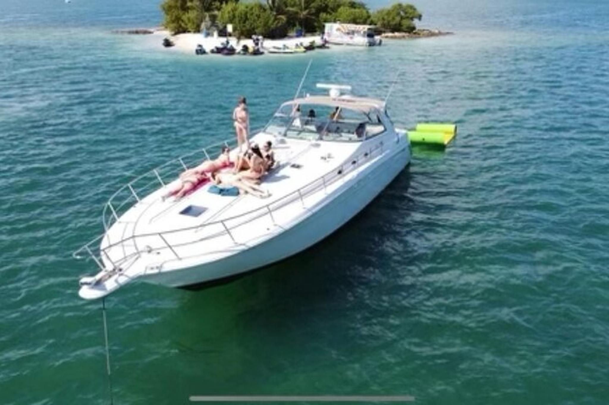 Miami Yacht Rental with Captain 4 hr - Image 3
