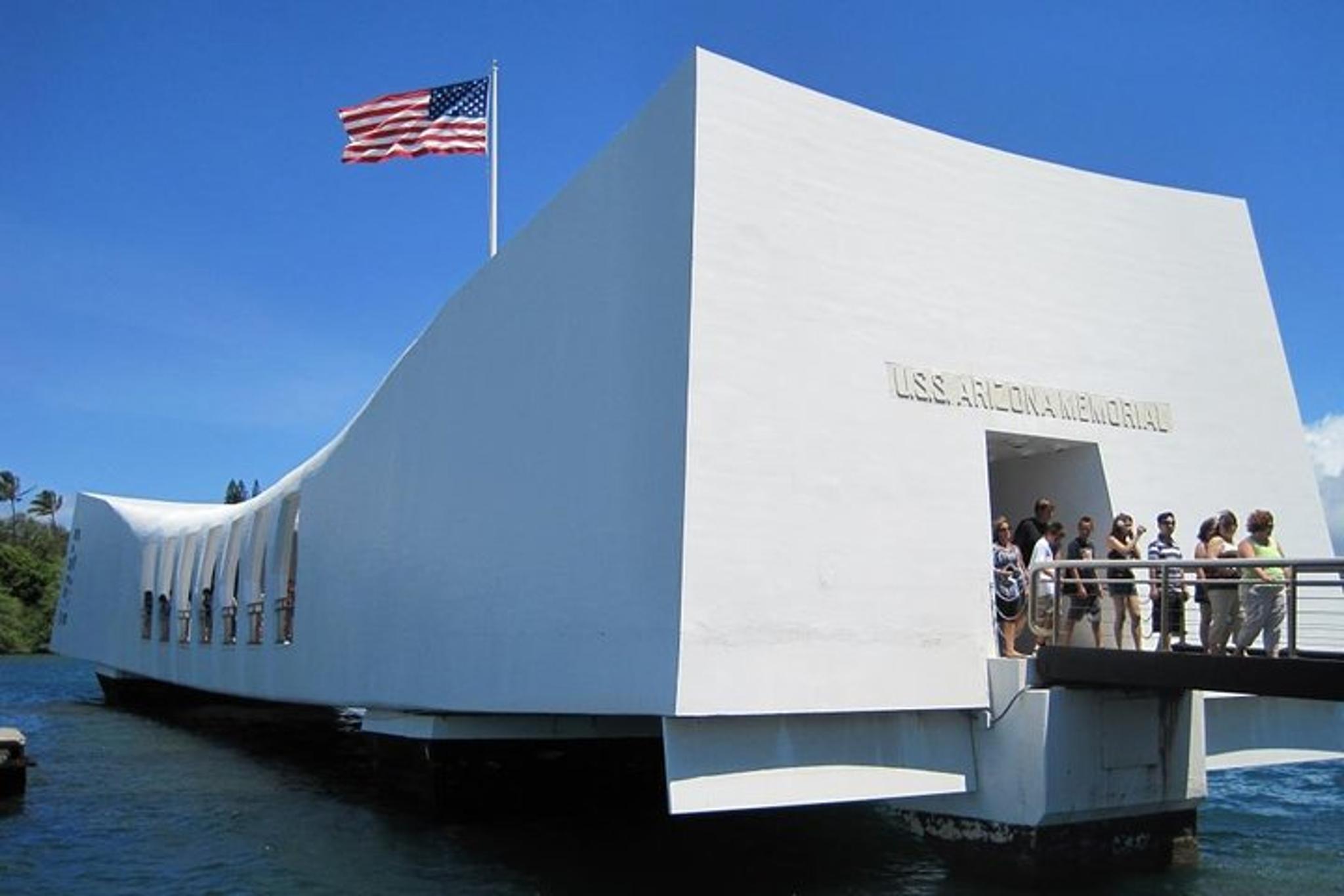 Honolulu Pearl Harbor Tour with Submarine Access - Image 3