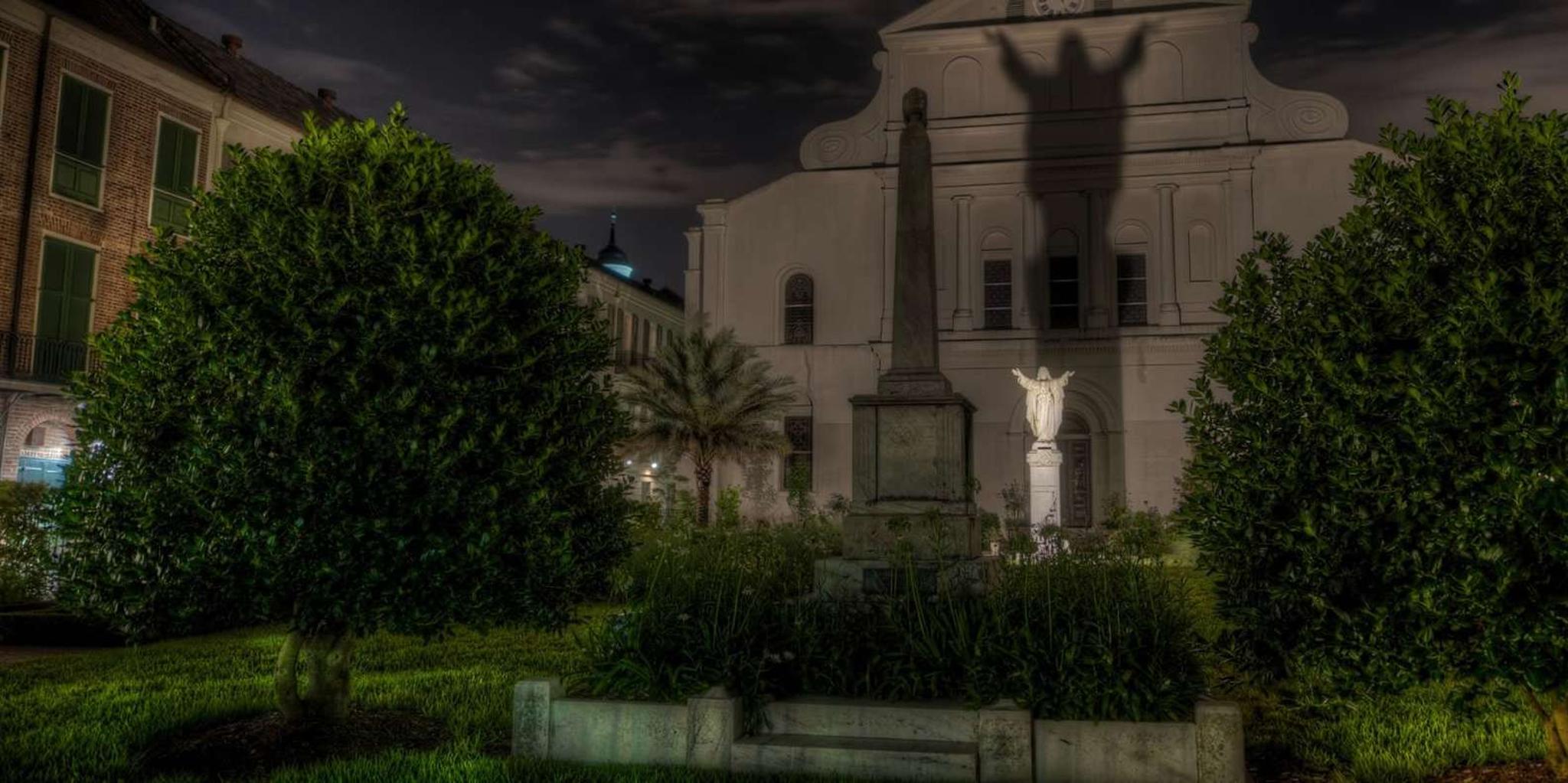 New Orleans Infamous Women Night Tour 90 min - Image 4
