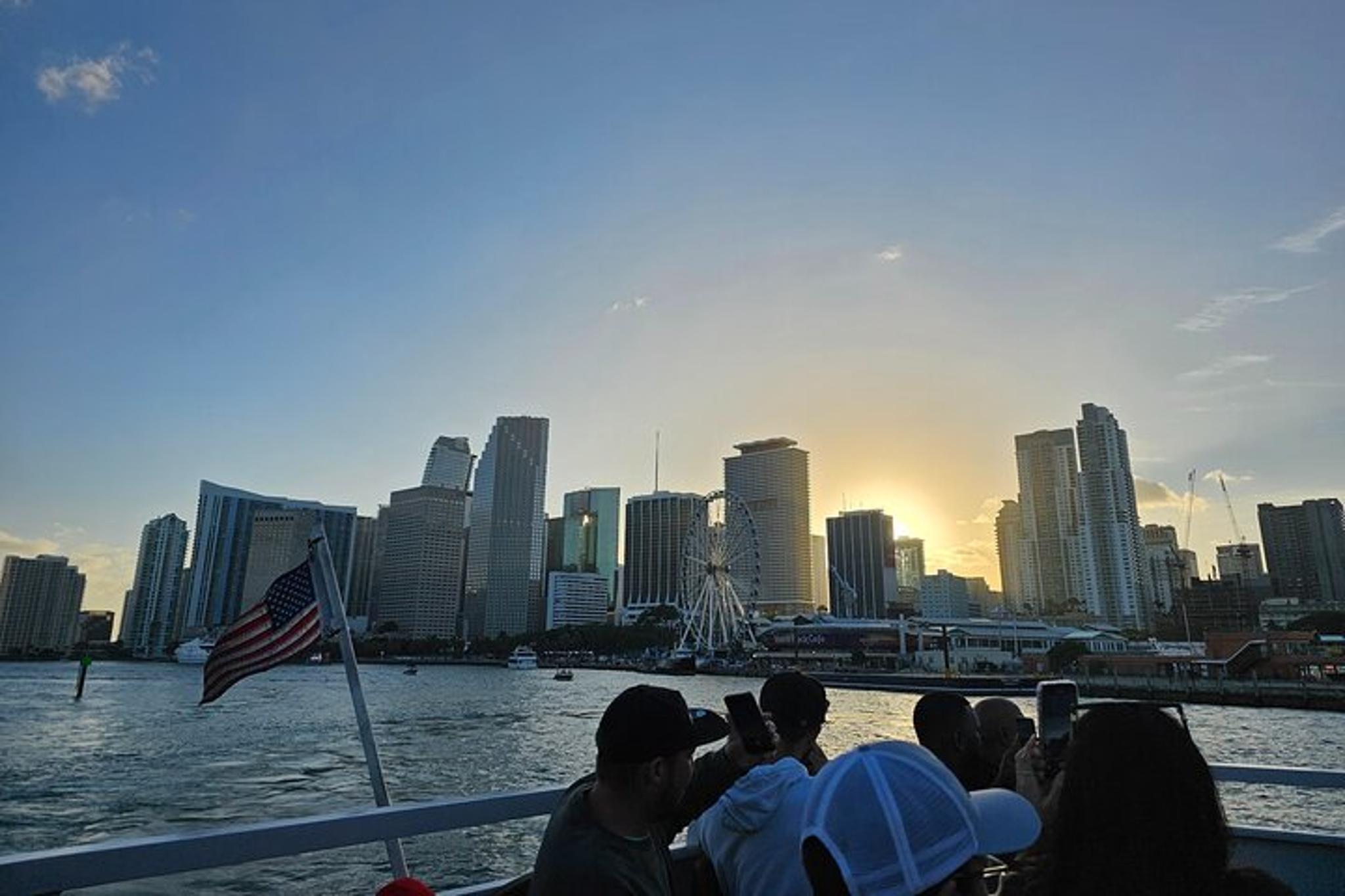 Miami Skyline Sunset Cruise with Mojito Bar 90 min - Image 2