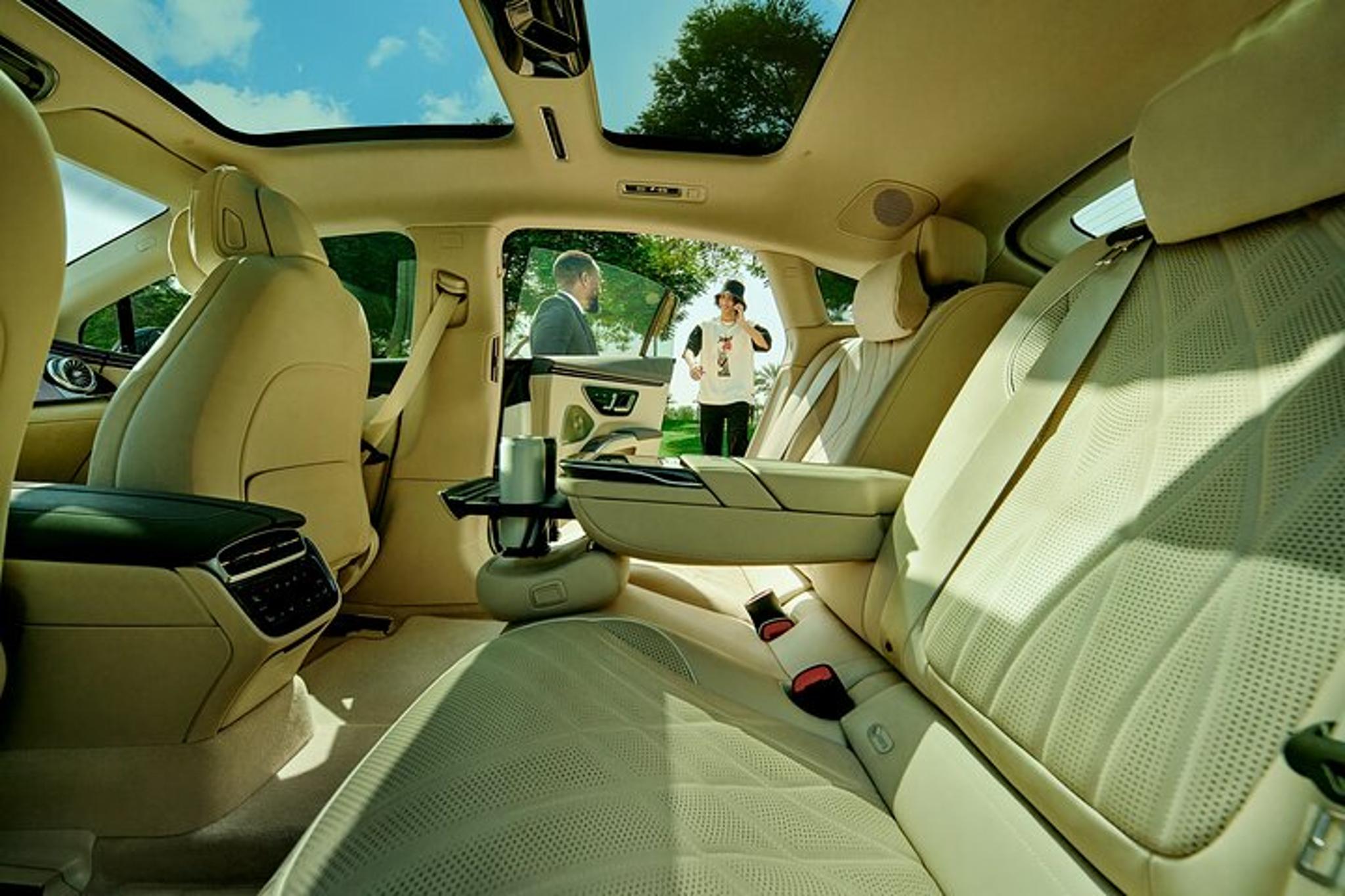 Miami Palm Beach Chauffeur Transfer - Image 3