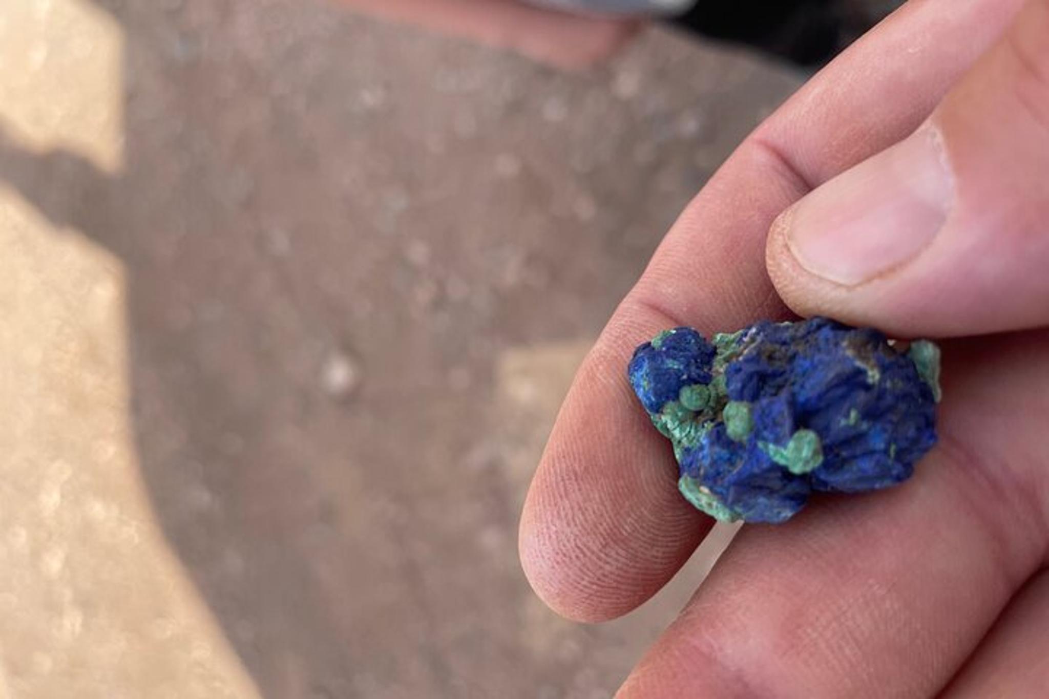 Bisbee Rockhounding Tour at Night - Image 5