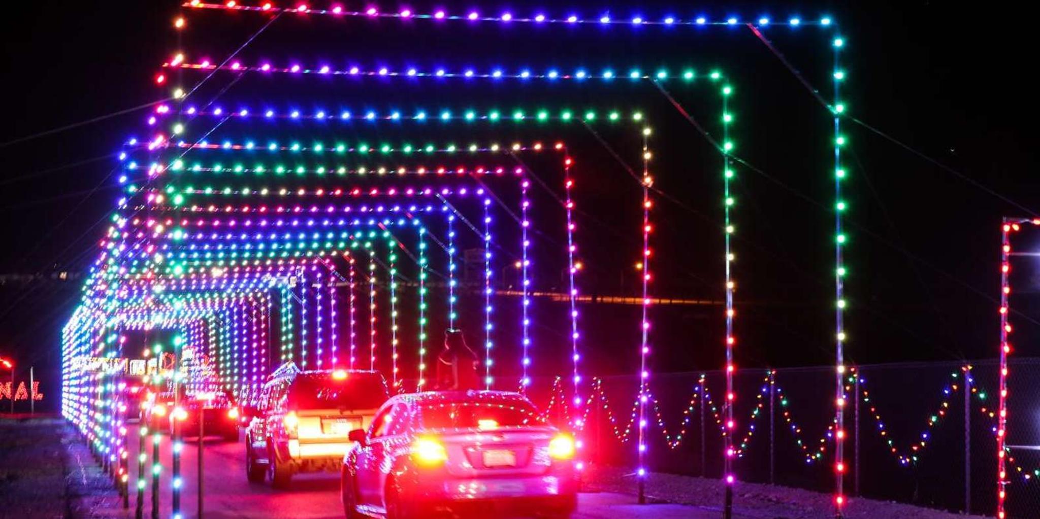 Las Vegas Motor Speedway Holiday Light Show - Image 3