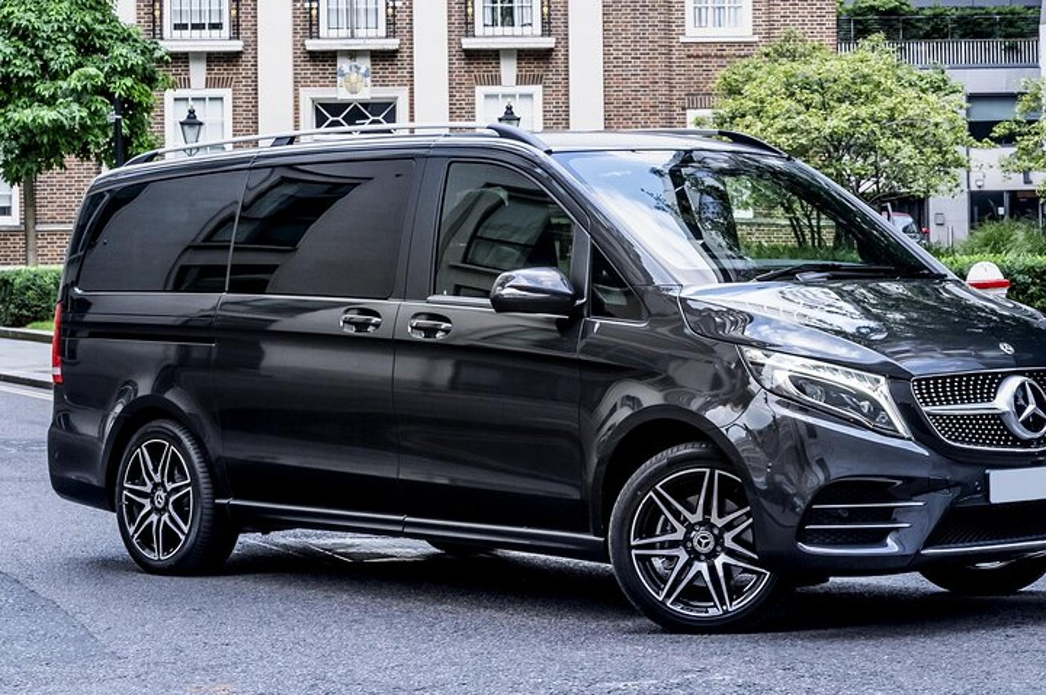 Phoenix Airport Transfer in Luxury Van - Image 2