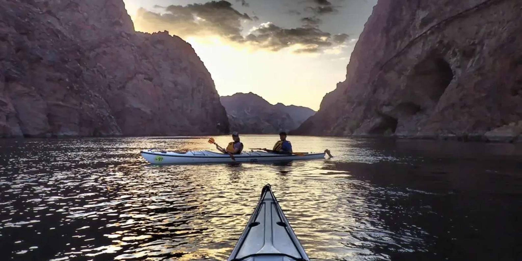 Las Vegas Twilight Paddle Experience - Image 5
