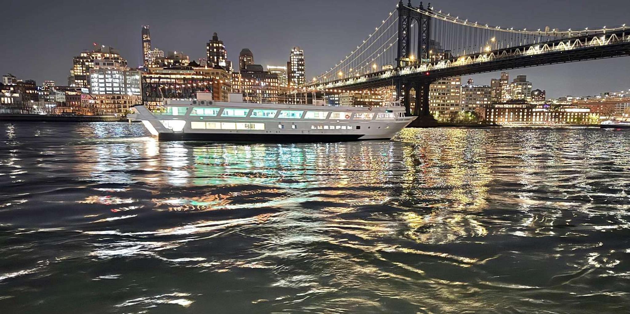 New York City Fireworks and Live Music Cruise - Image 2