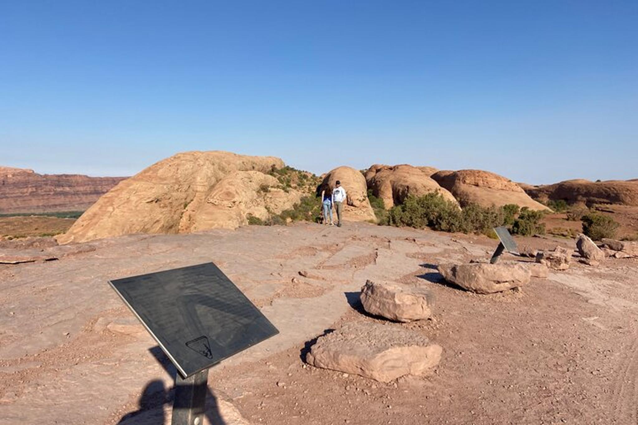 Moab 4WD Jeep Experience on Hell's Revenge Trail - Image 5