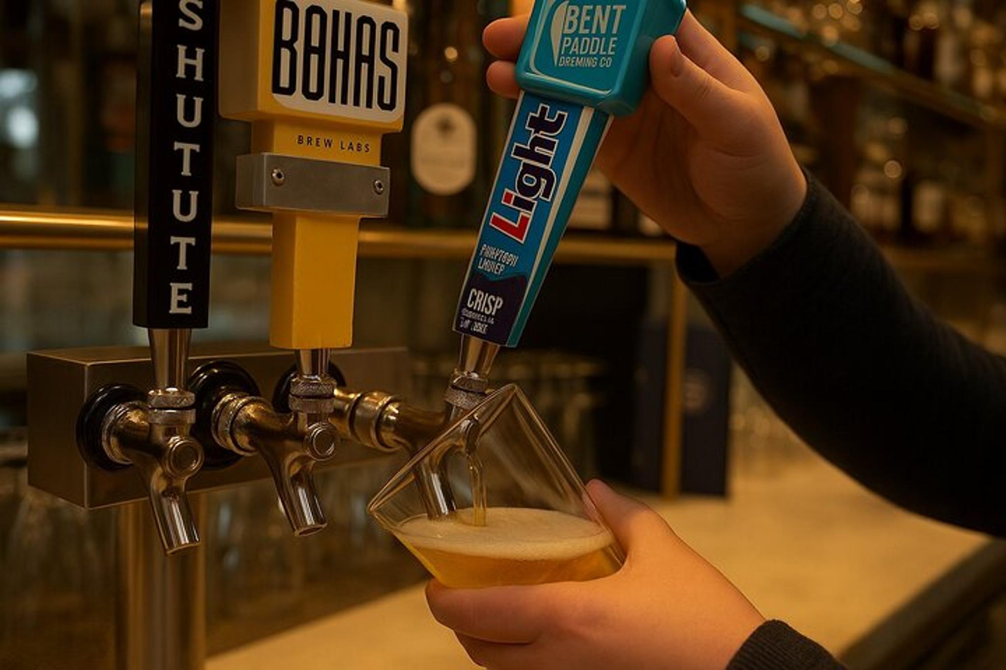 Minneapolis Bar Crawl: Hidden Bars & Stories - Image 4