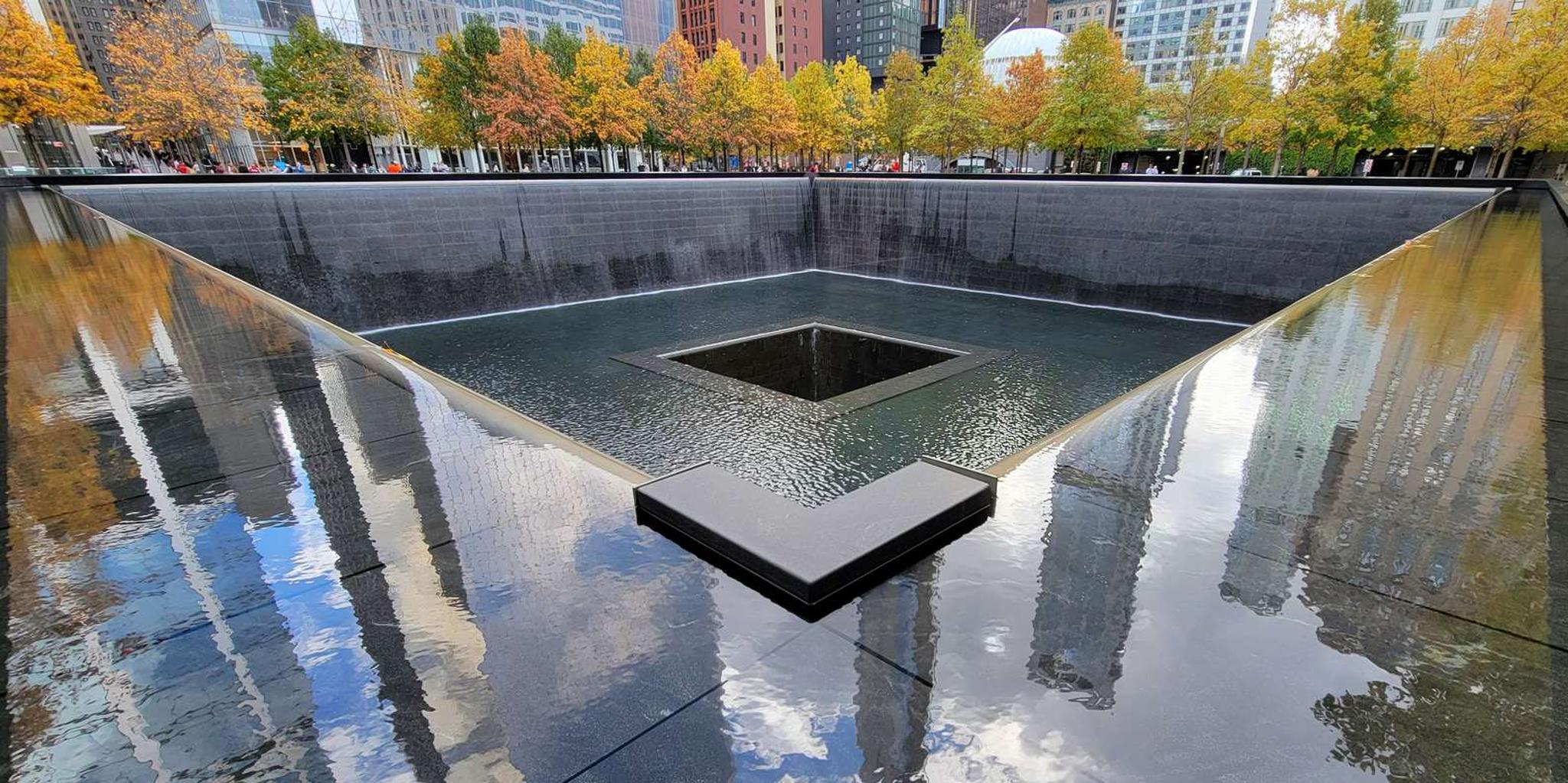 New York City 9/11 Memorial and Financial District Walking Tour
