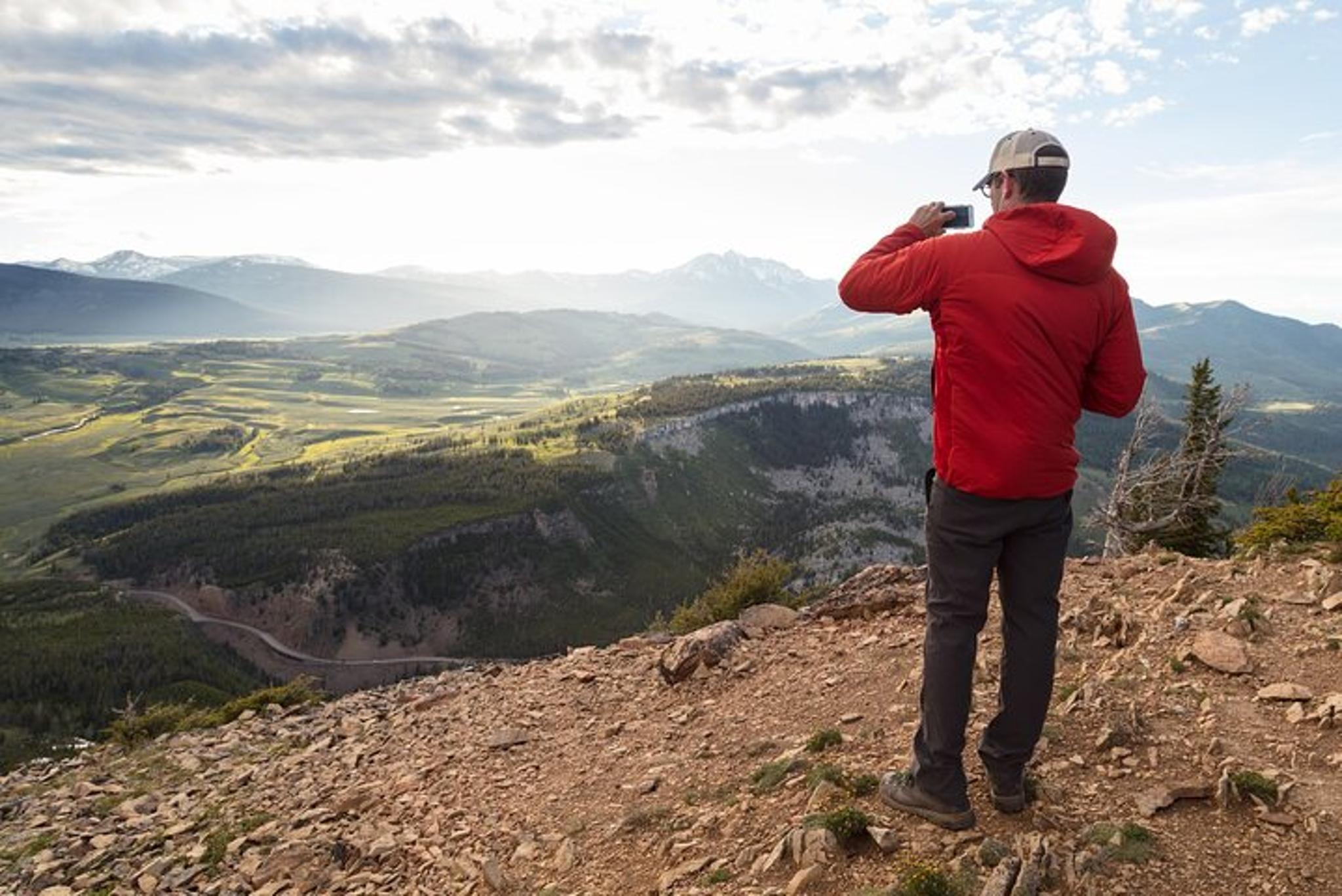 Yellowstone Bunsen Peak Loop Naturalist Hike - Image 3