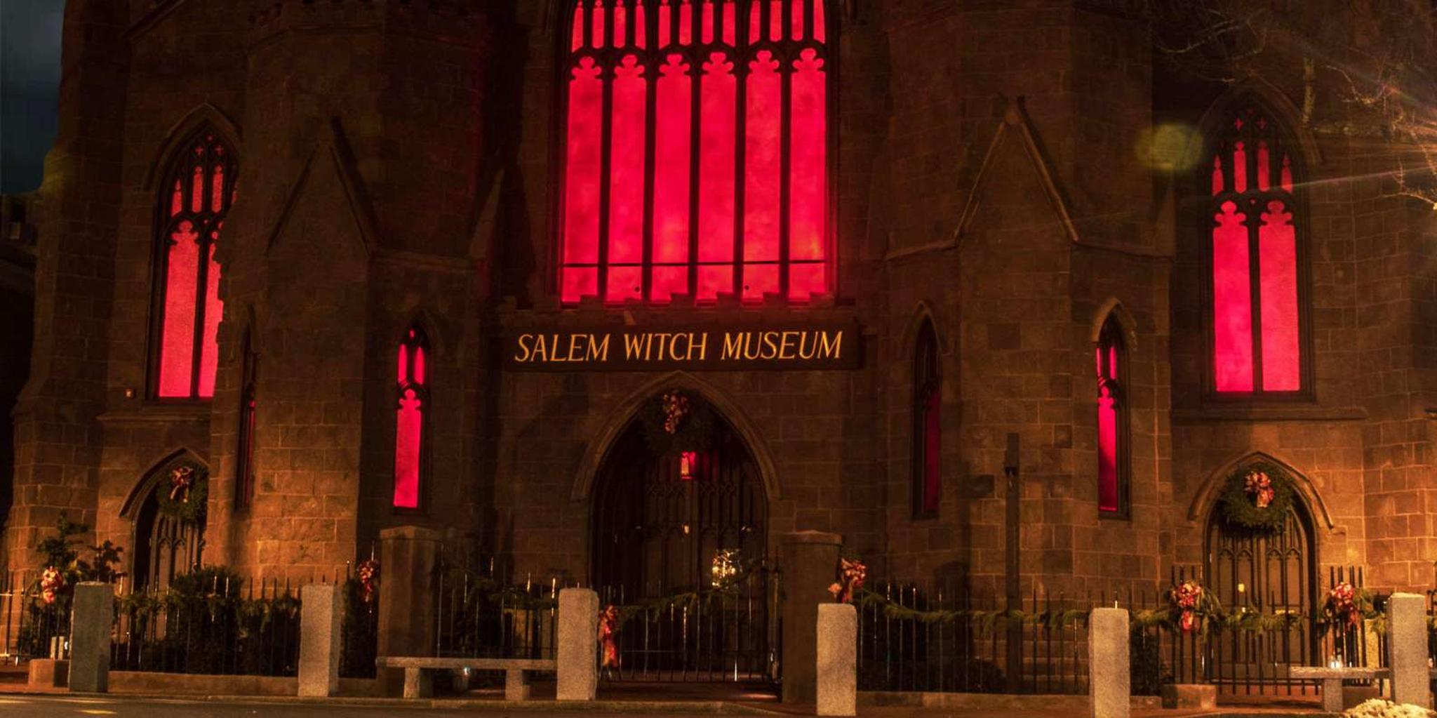 Salem Ghost Tour at Night - Image 2