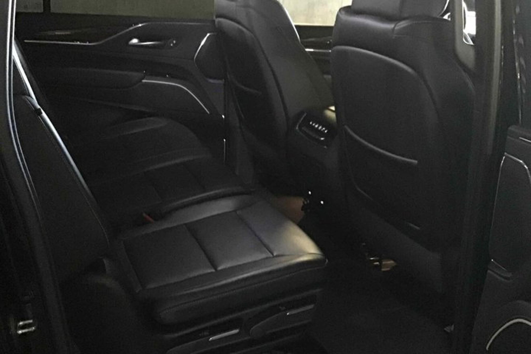 Las Vegas Airport Private Transfer 6 Passenger SUV - Image 3