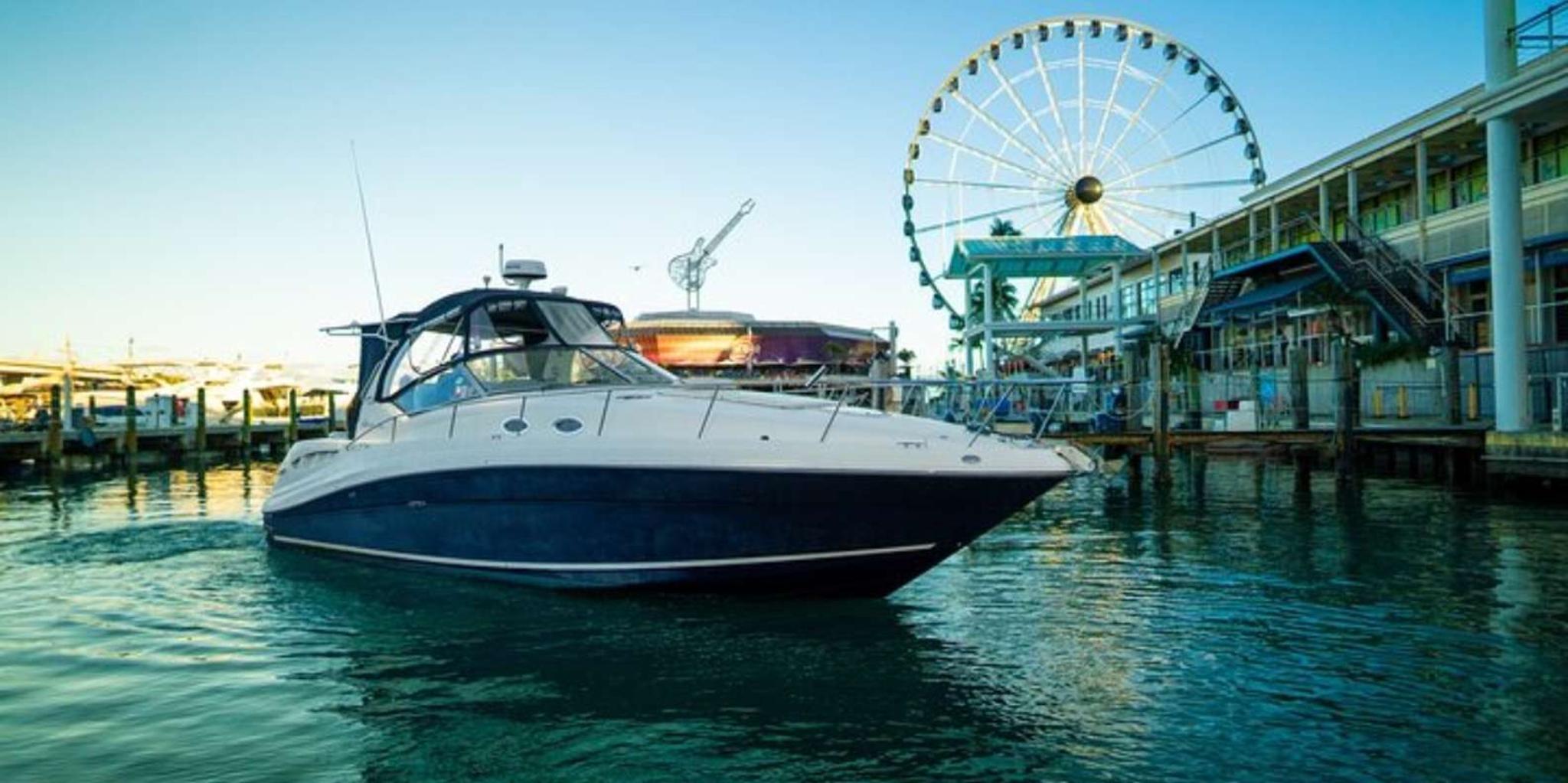 Miami Private Yacht Cruise with Champagne 2 hr