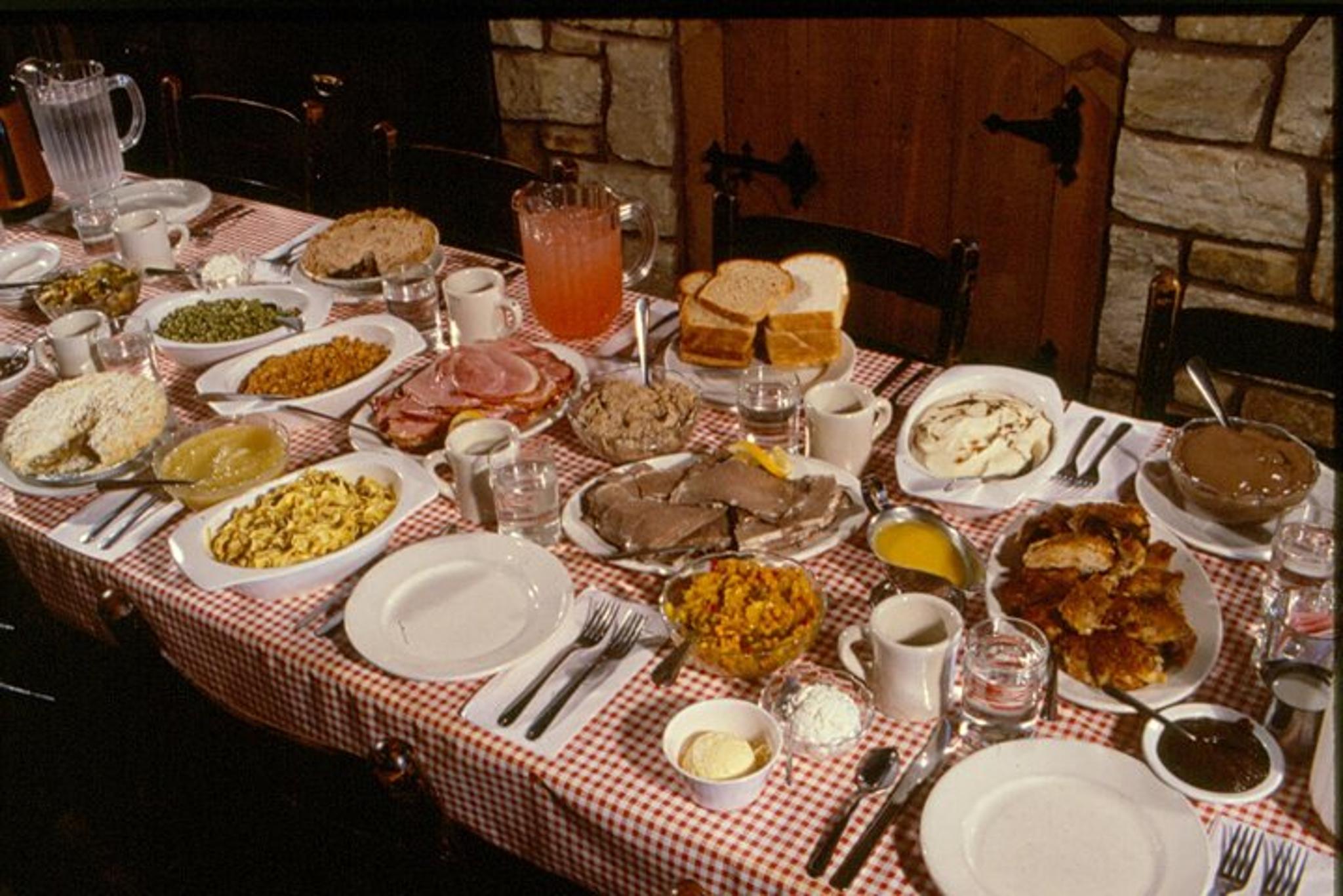 Lancaster Amish Home Meal Experience - Image 1
