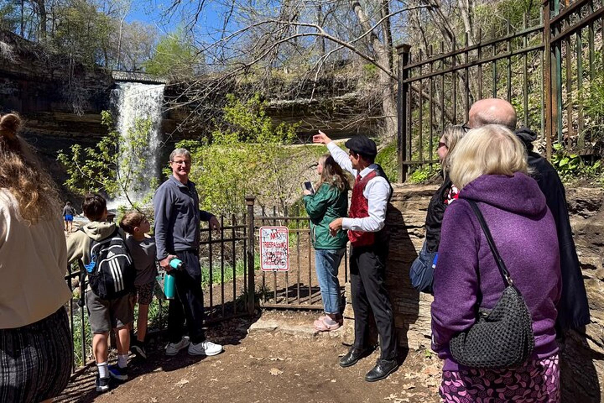 Minneapolis Trolley Ride to Minnehaha Falls