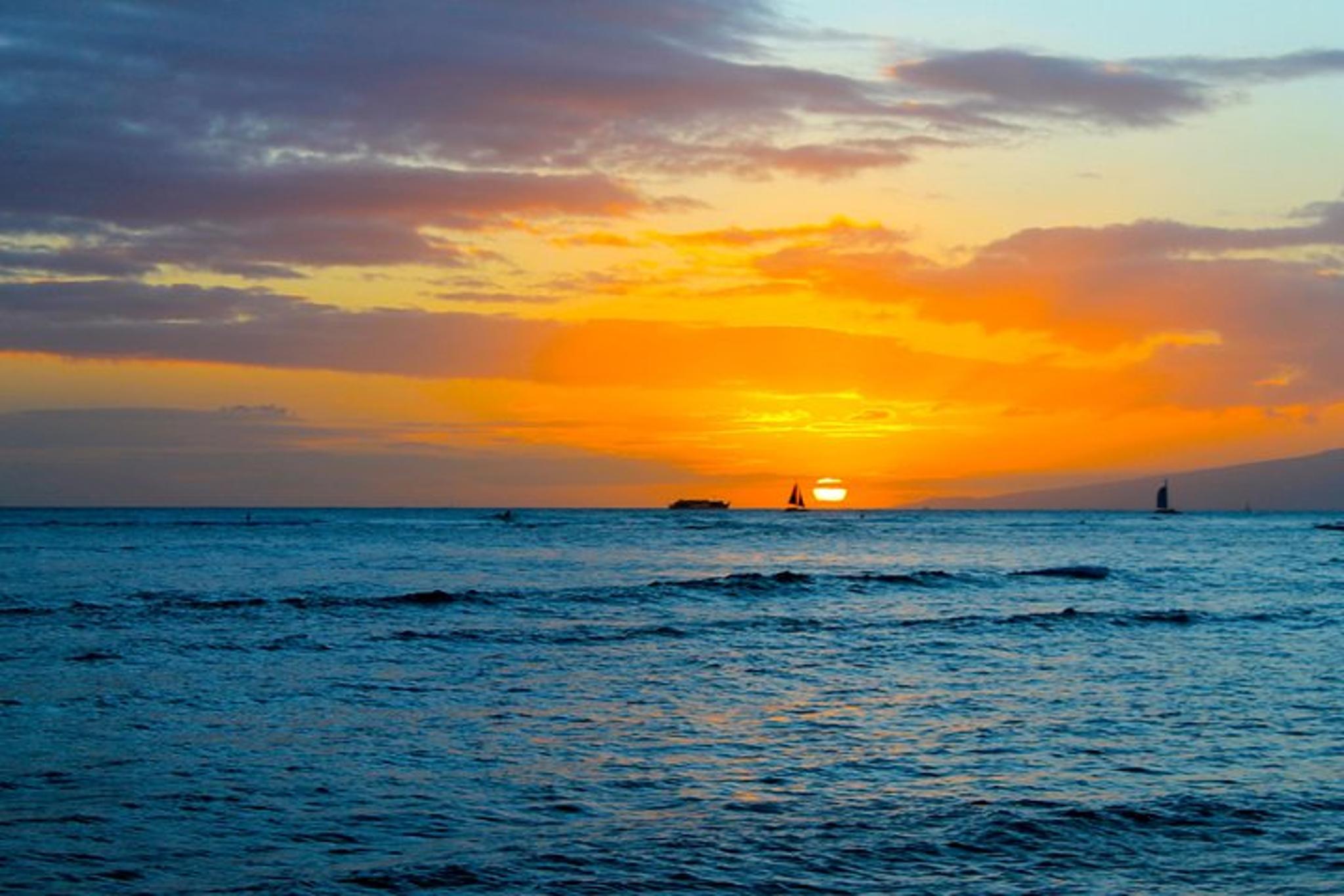 Honolulu Electric Scooter Tour at Sunset - Image 2