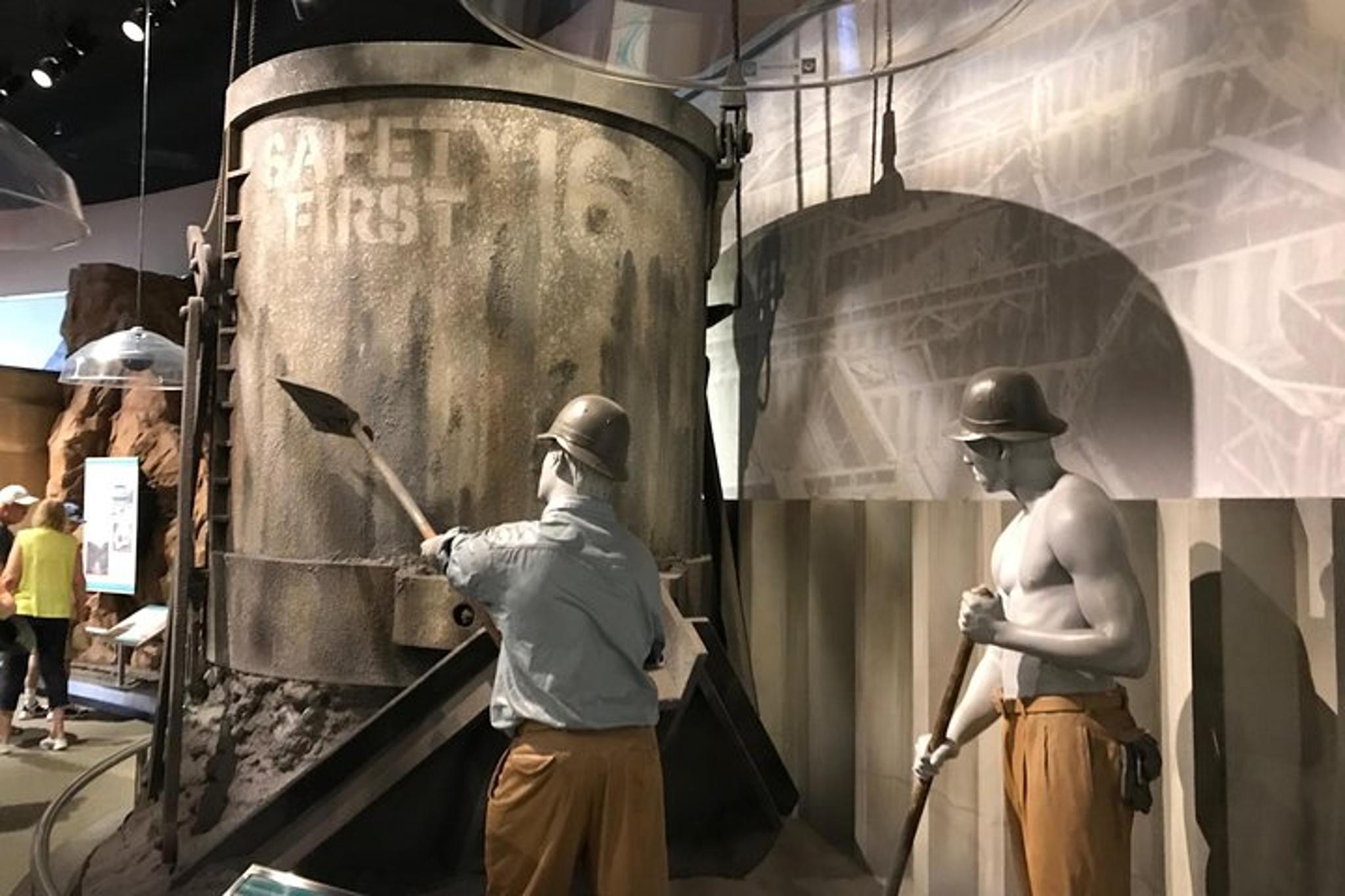 Hoover Dam Power Plant and Railroad Museum Tour - Image 5