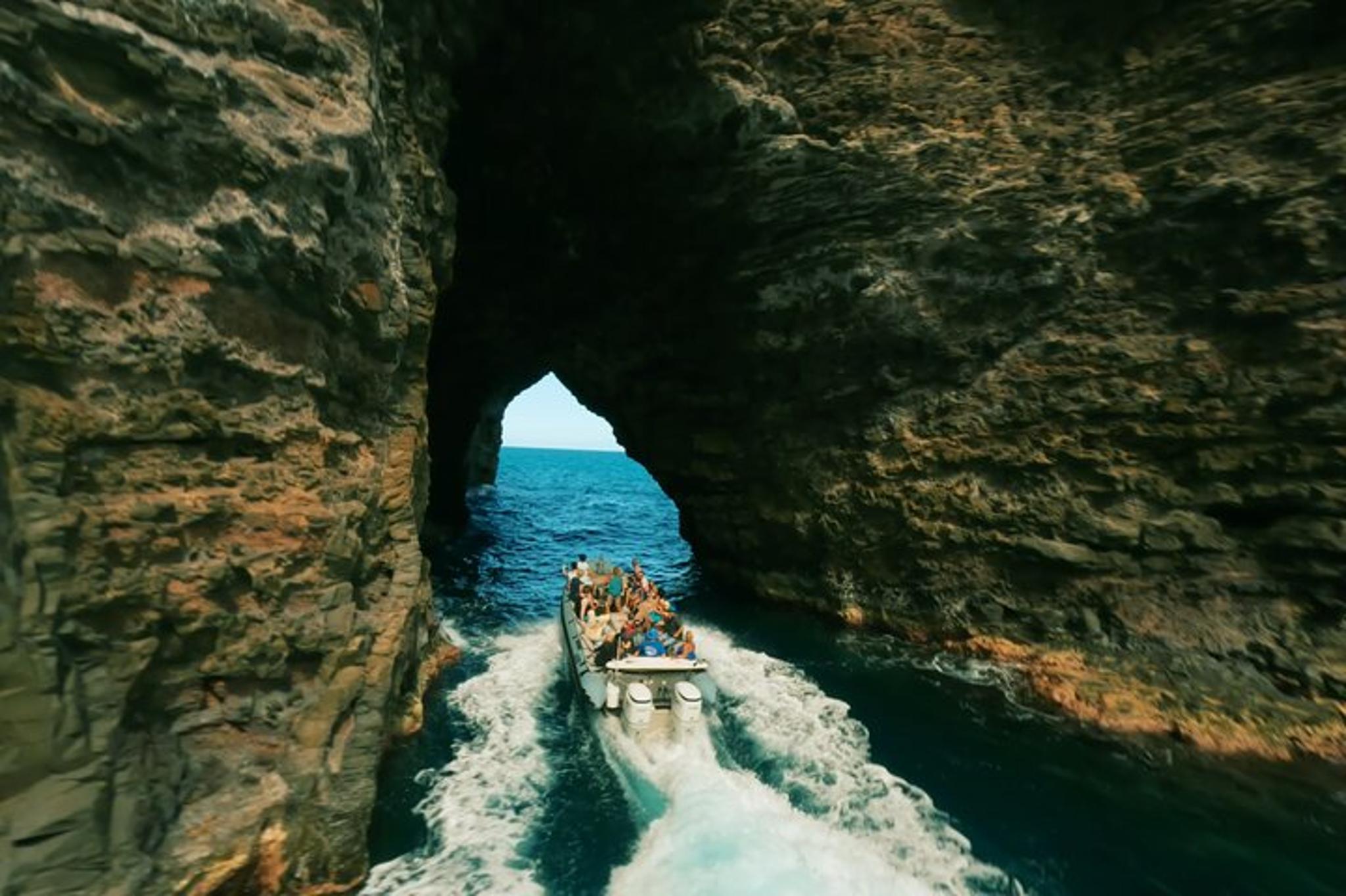 Kauai Nā Pali Coast Zodiac Raft and Snorkeling