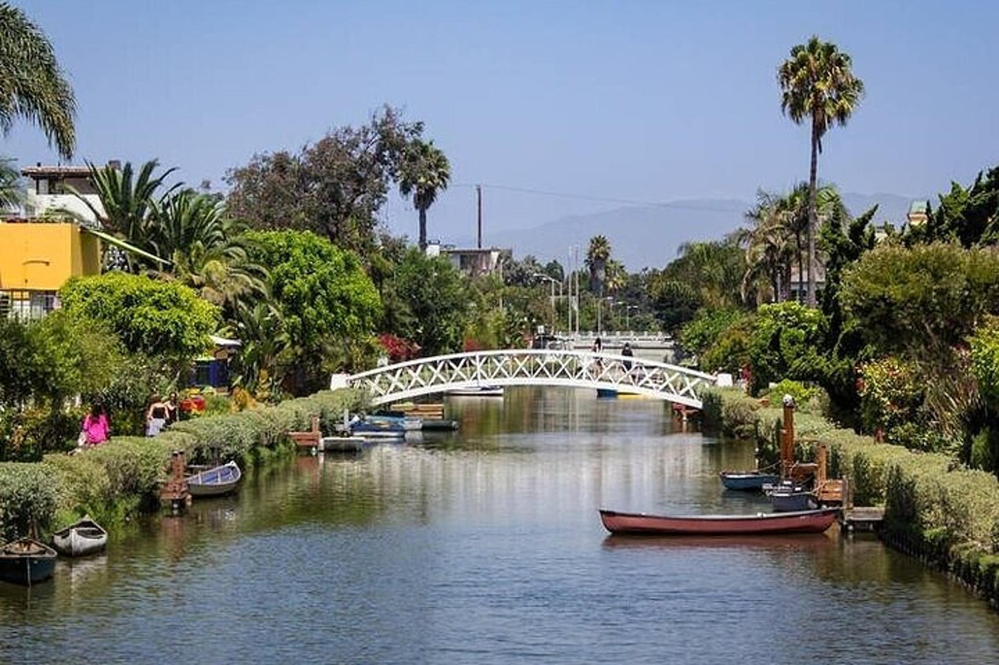 Los Angeles Beach Towns and Shoreline Village Tour - Image 2