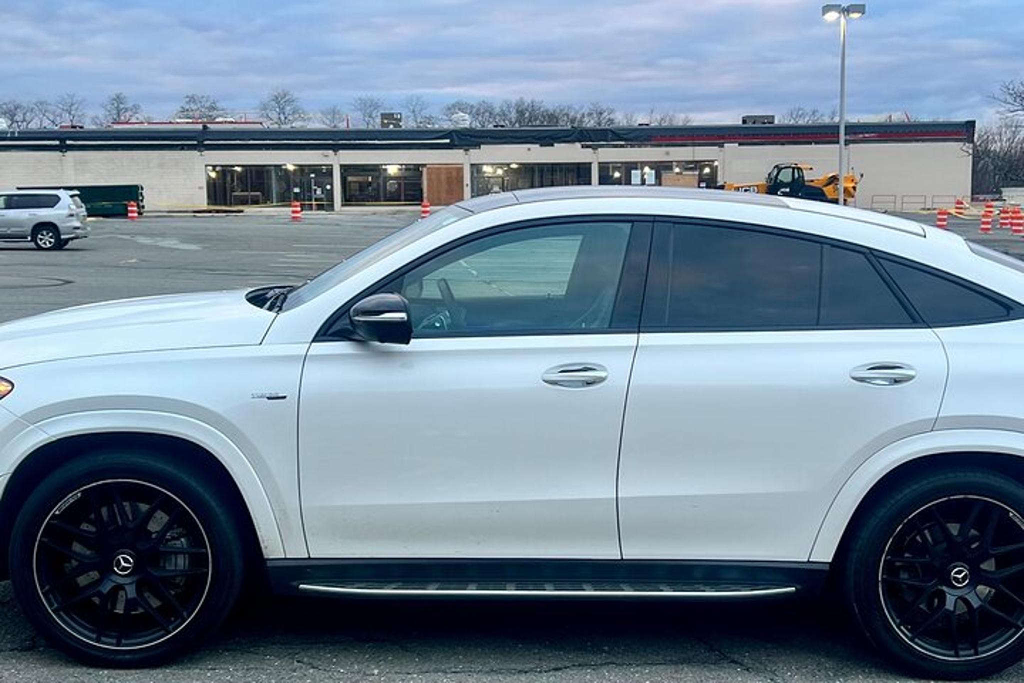 Newark Liberty International Airport Private Transfer - Image 6