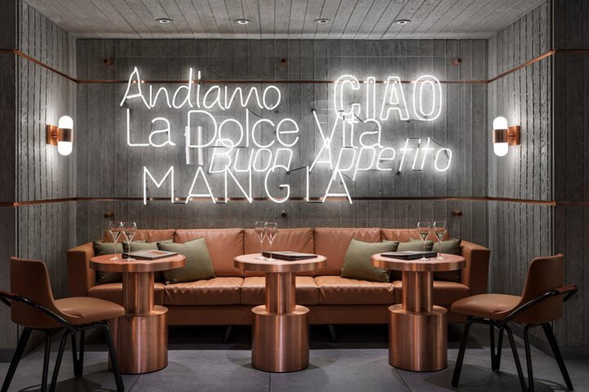 Las Vegas Night Flight and Dinner Experience - Image 3