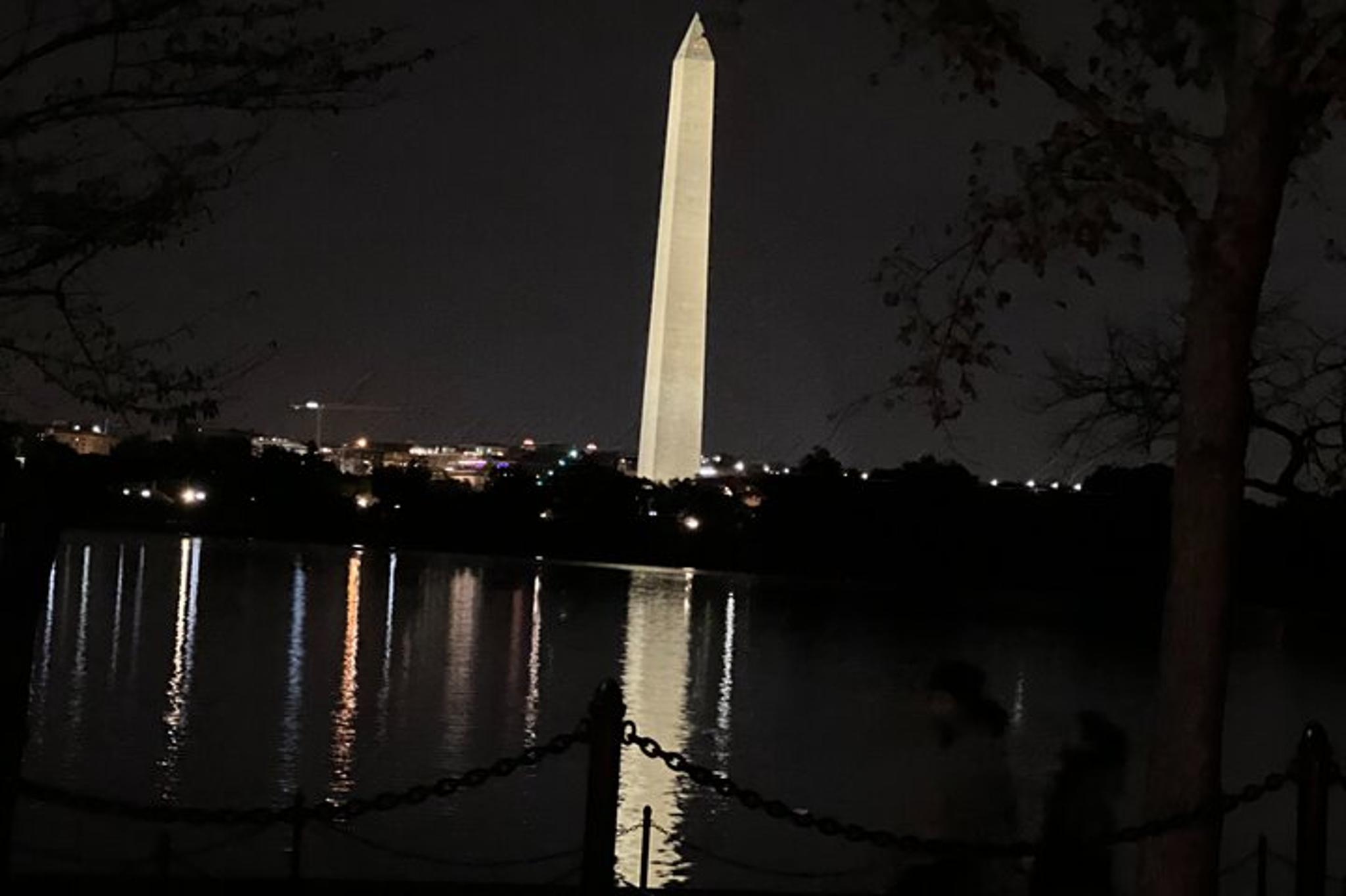 Washington, DC Monumental Moonlight Bus Tour - Image 3