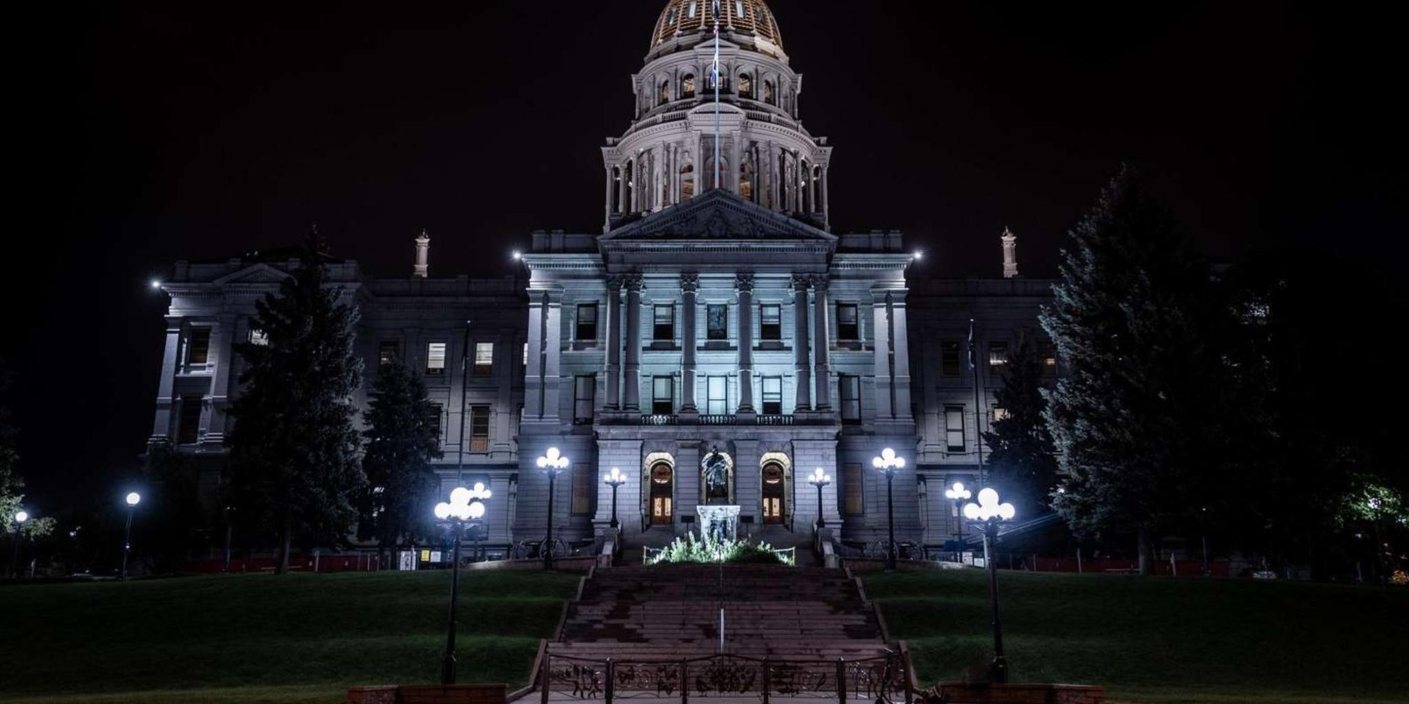 Denver Ghost Tour: Gaslights, Graves, & Gold