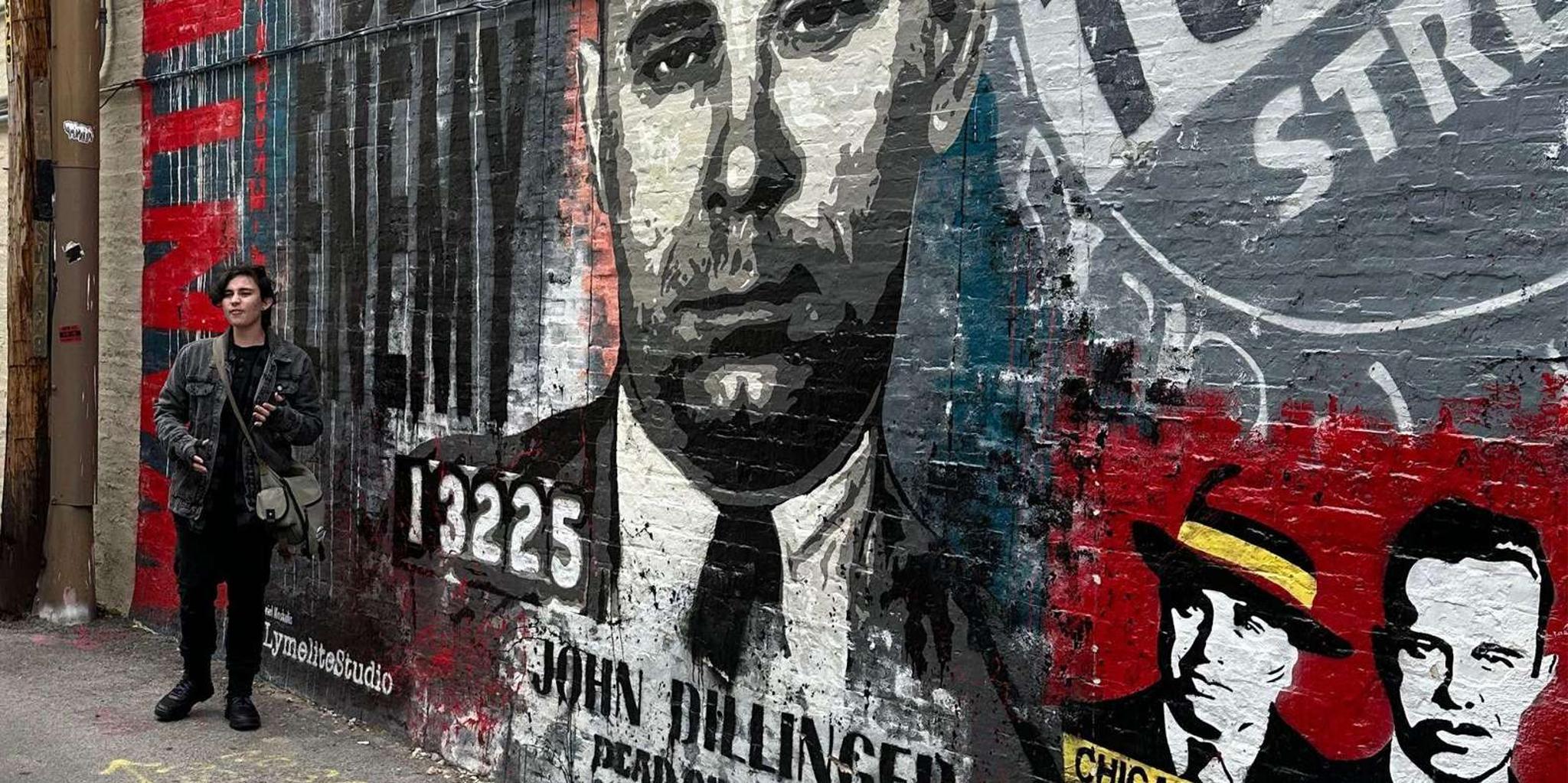 Chicago Lincoln Park Guns, Guitars & Gangsters Tour 2 hr