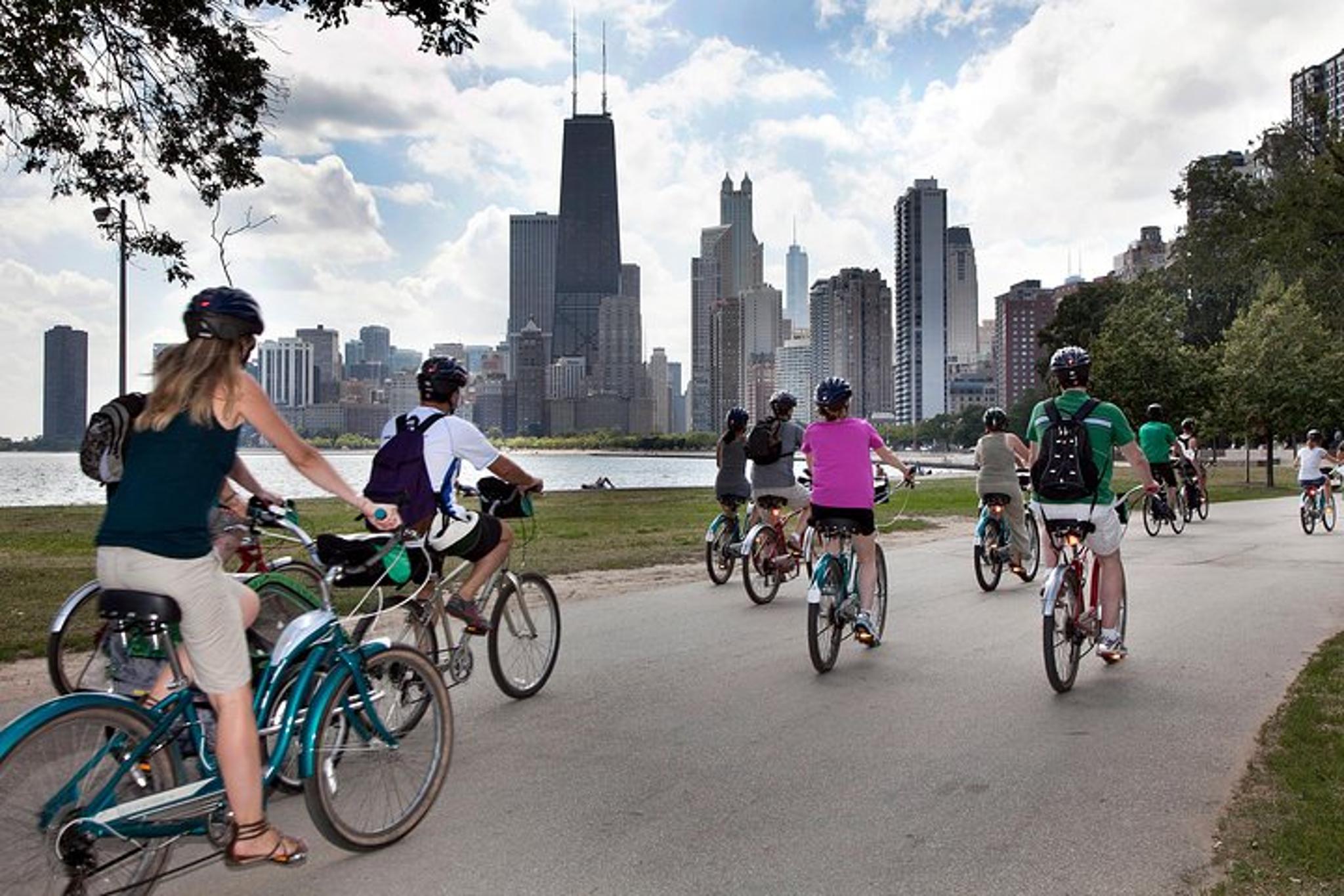 Chicago Bike Tour of Lakefront Neighborhoods - Image 3