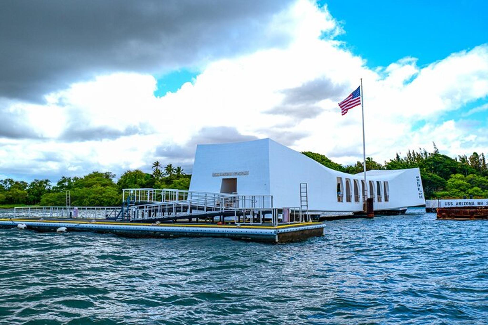 Honolulu Pearl Harbor Private Tour - Image 1
