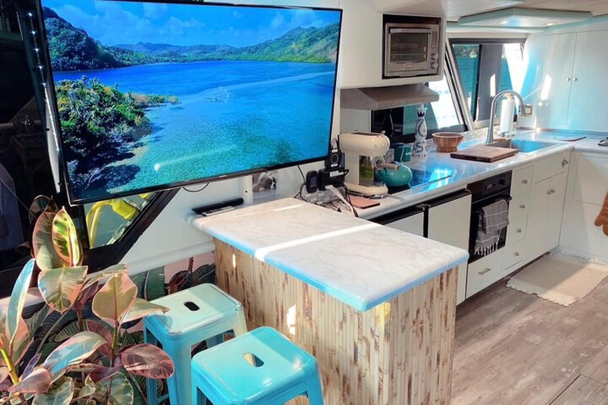 Santa Monica Bay Private Island Boat Tour - Image 2