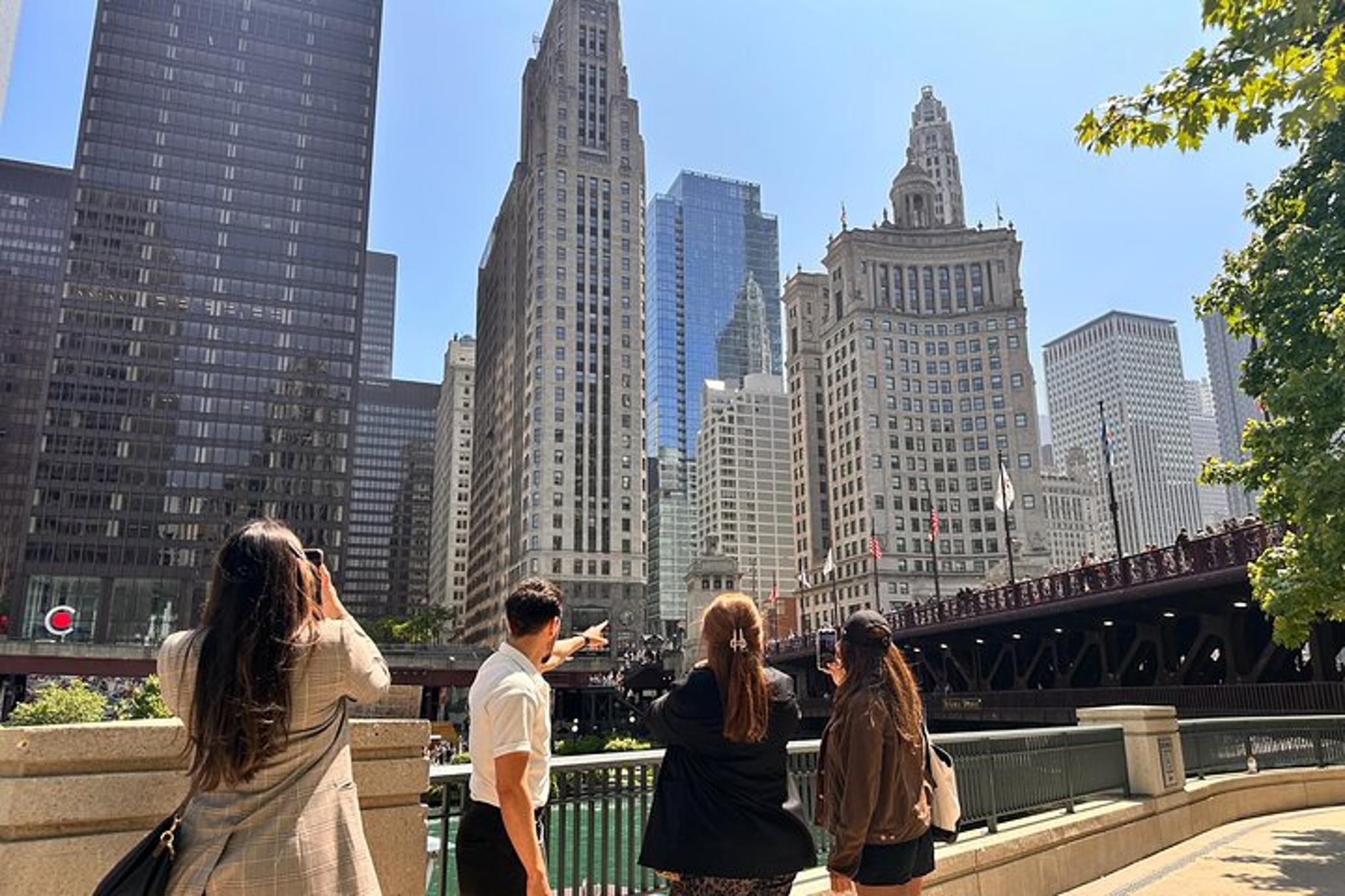 Chicago History and Evolution Walking Tour - Image 2