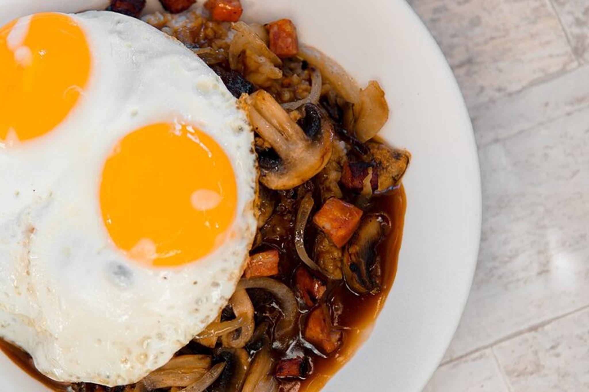 Honolulu Diamond Head Hiking and Breakfast - Image 4