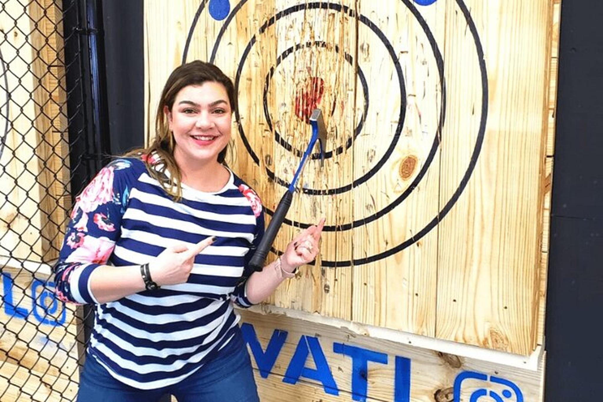 Albany Axe Throwing Experience 1 hr - Image 2