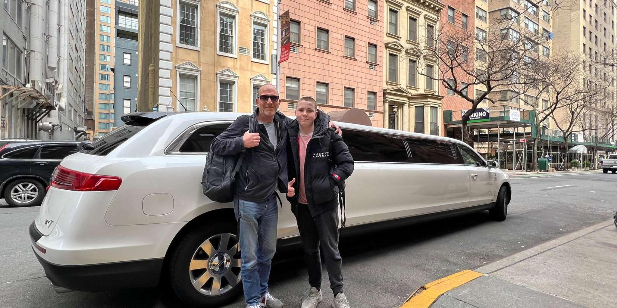 New York City Limousine Tour and Airport Transfer - Image 4
