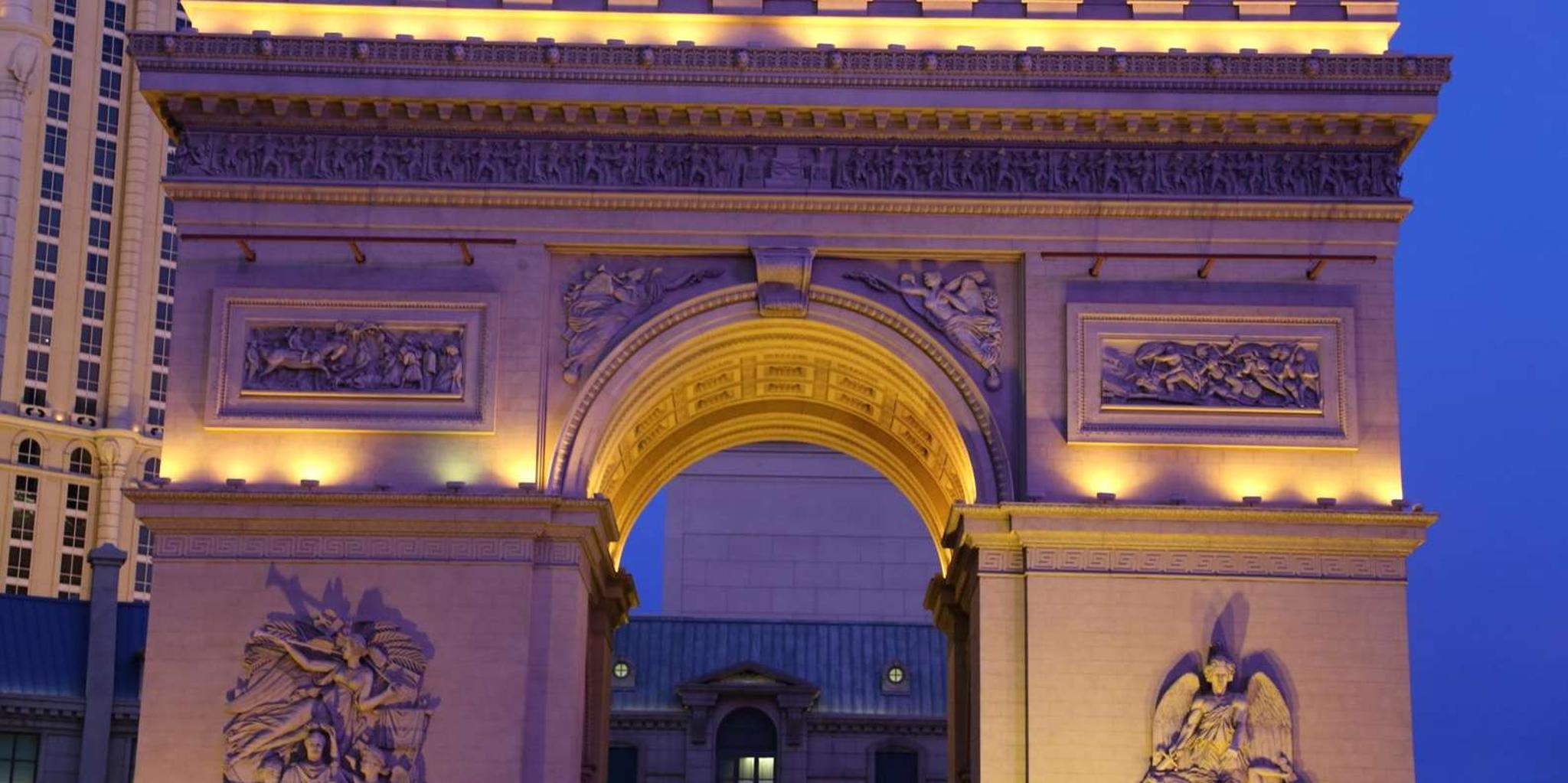 Las Vegas Eiffel Tower Private Tour - Image 4