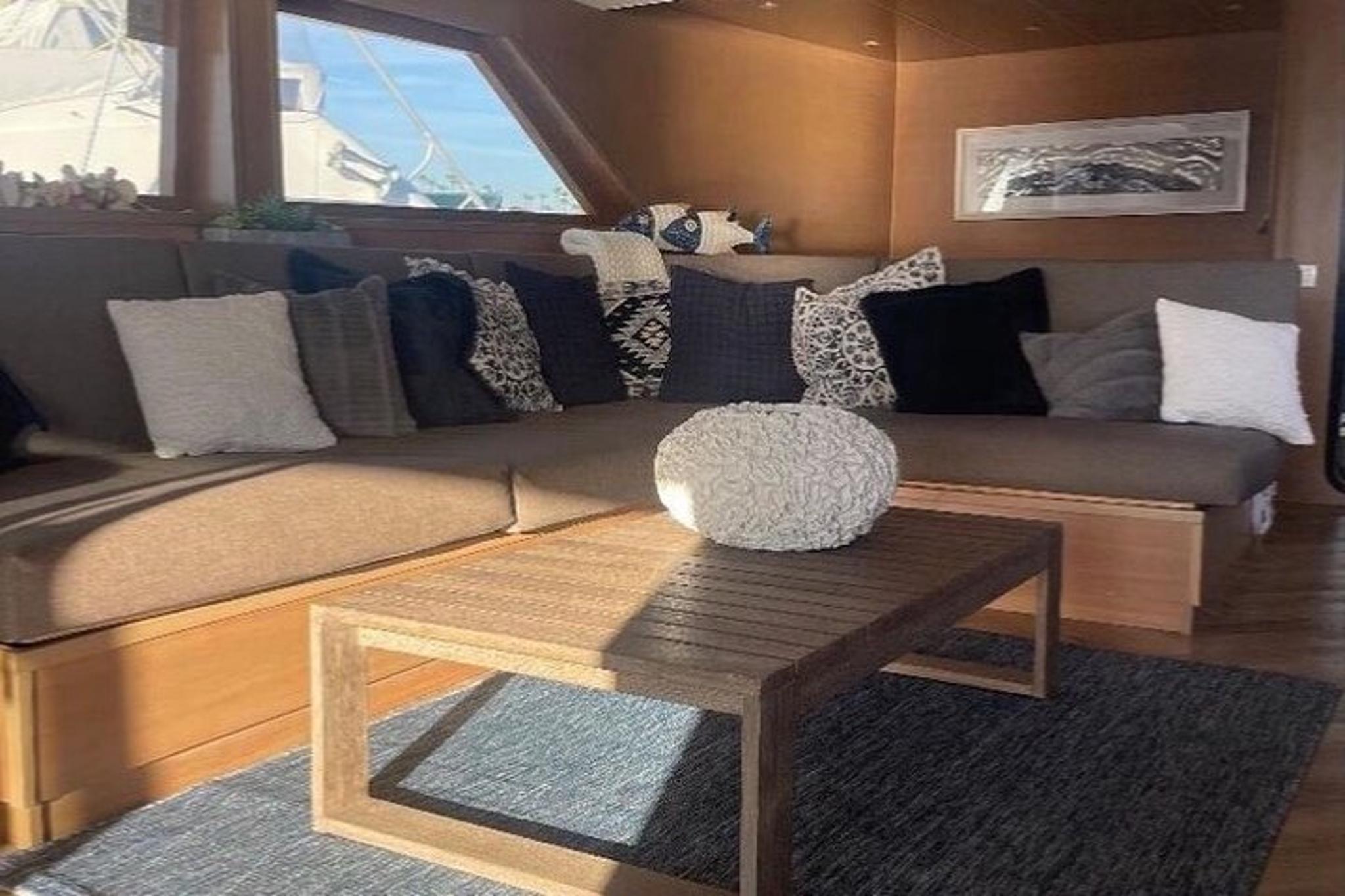 Long Beach Yacht Rental 4 hr - Image 6