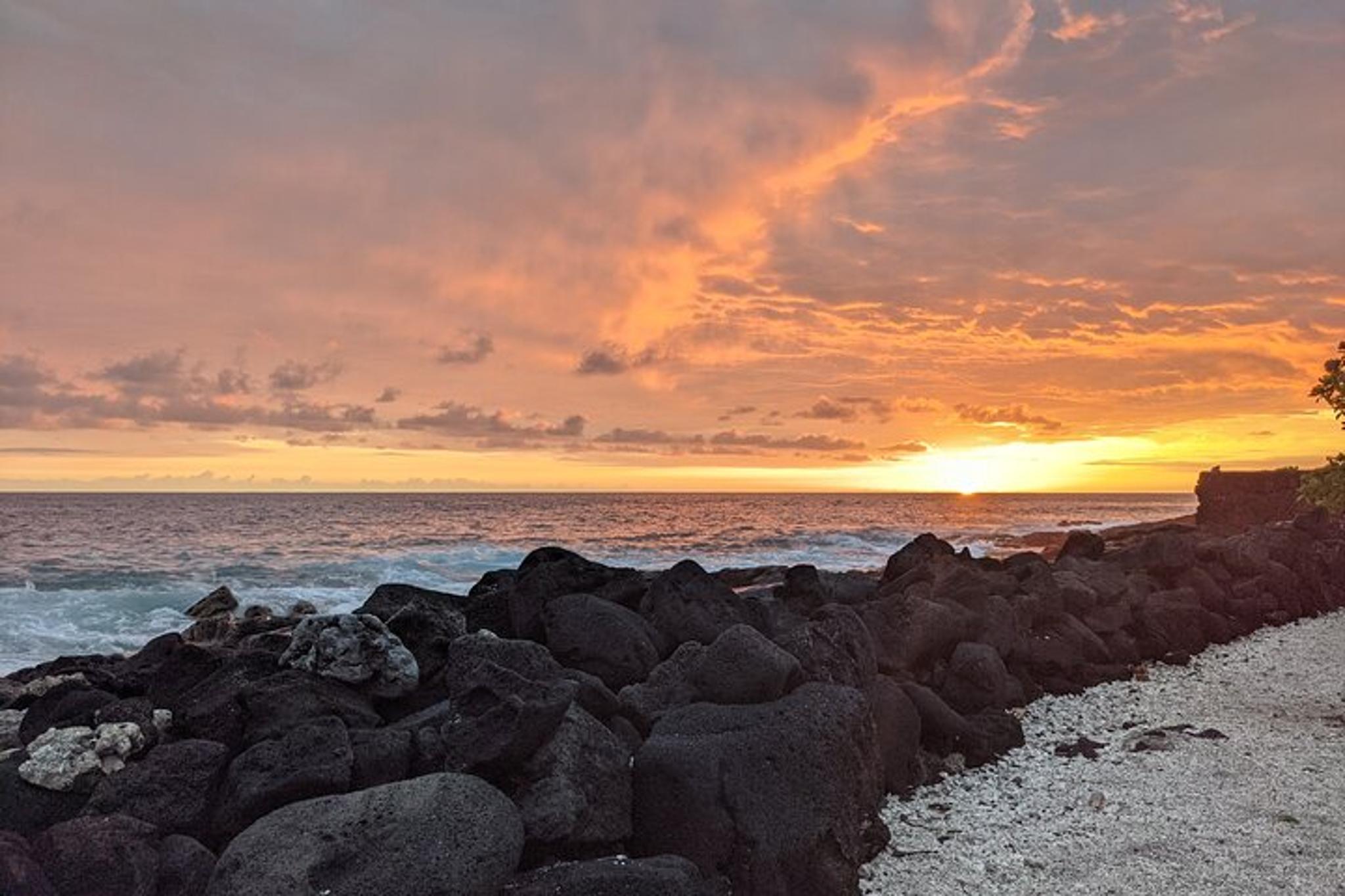 Kailua-Kona Private Tour in Luxury Van - Image 1