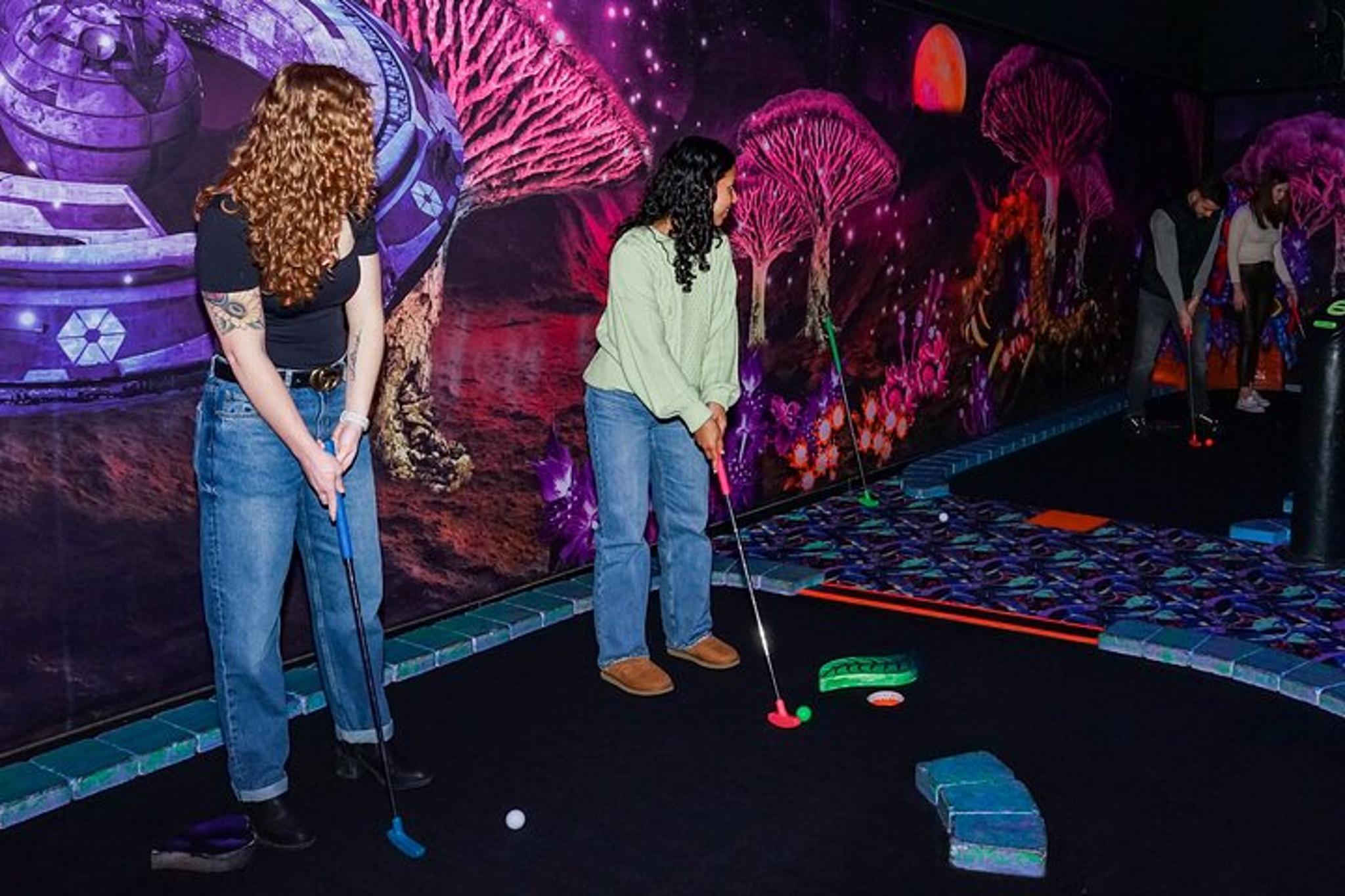 American Dream Black Light Mini Golf - Image 3